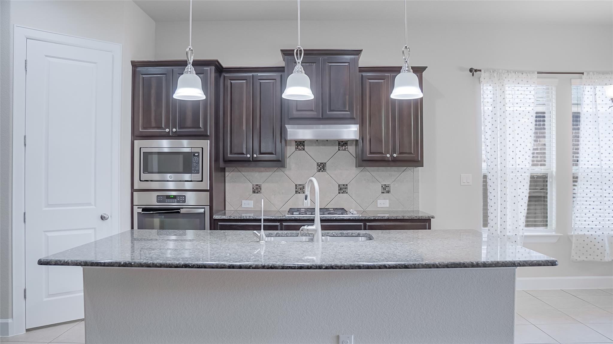 184 Fort Cobb Way Property Photo 6