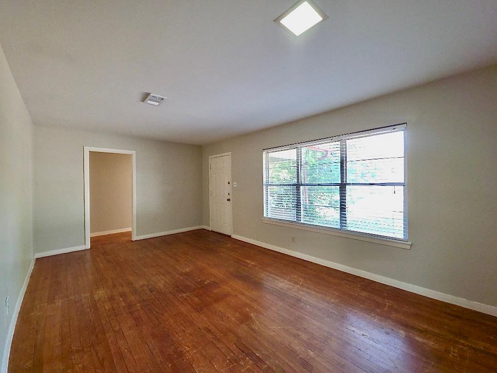 1408 Glencrest Dr Property Photo 4