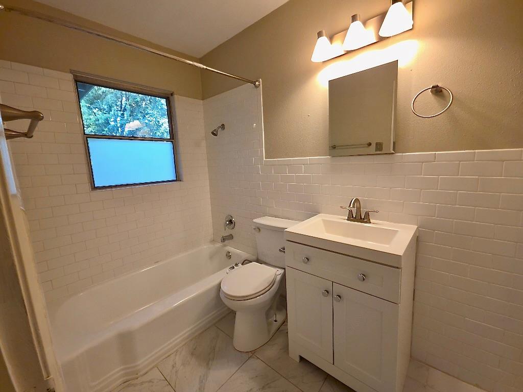 1408 Glencrest Dr Property Photo 10
