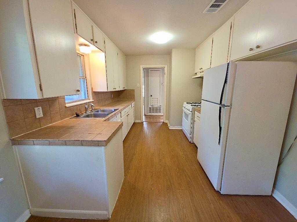 1408 Glencrest Dr Property Photo 12