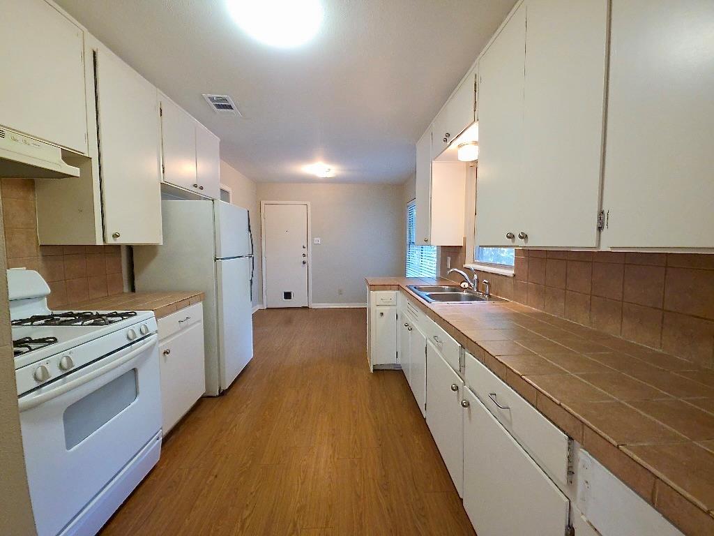 1408 Glencrest Dr Property Photo 14