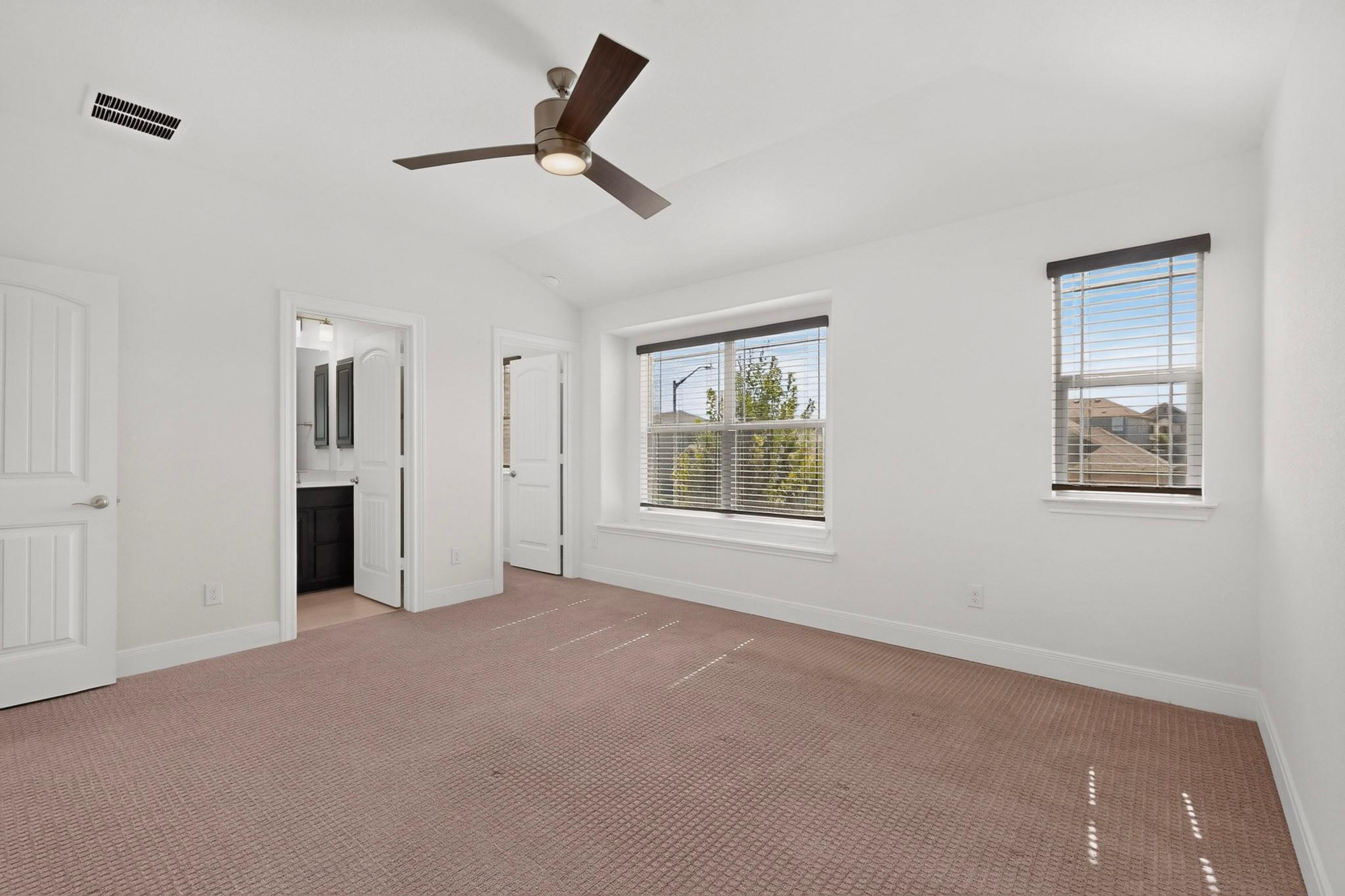 230 Jarbridge Dr Property Photo 14