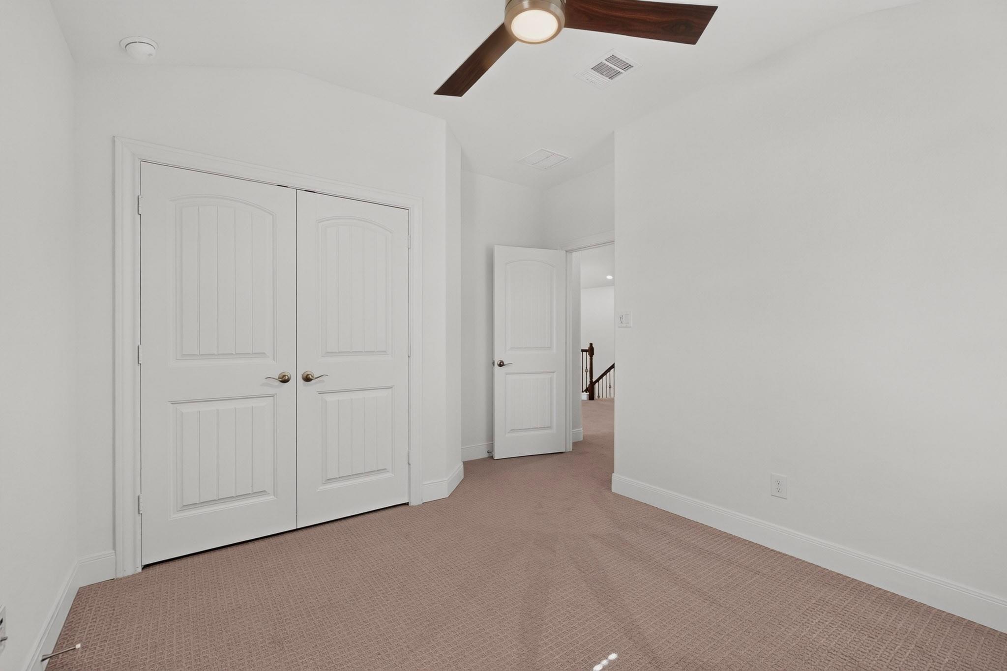 230 Jarbridge Dr Property Photo 16