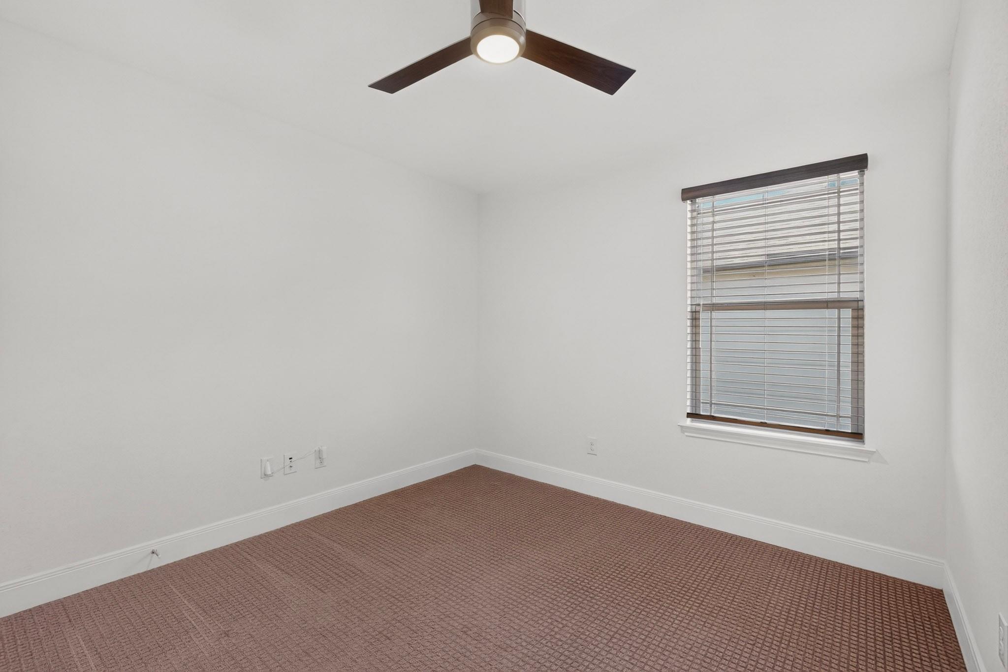 230 Jarbridge Dr Property Photo 20
