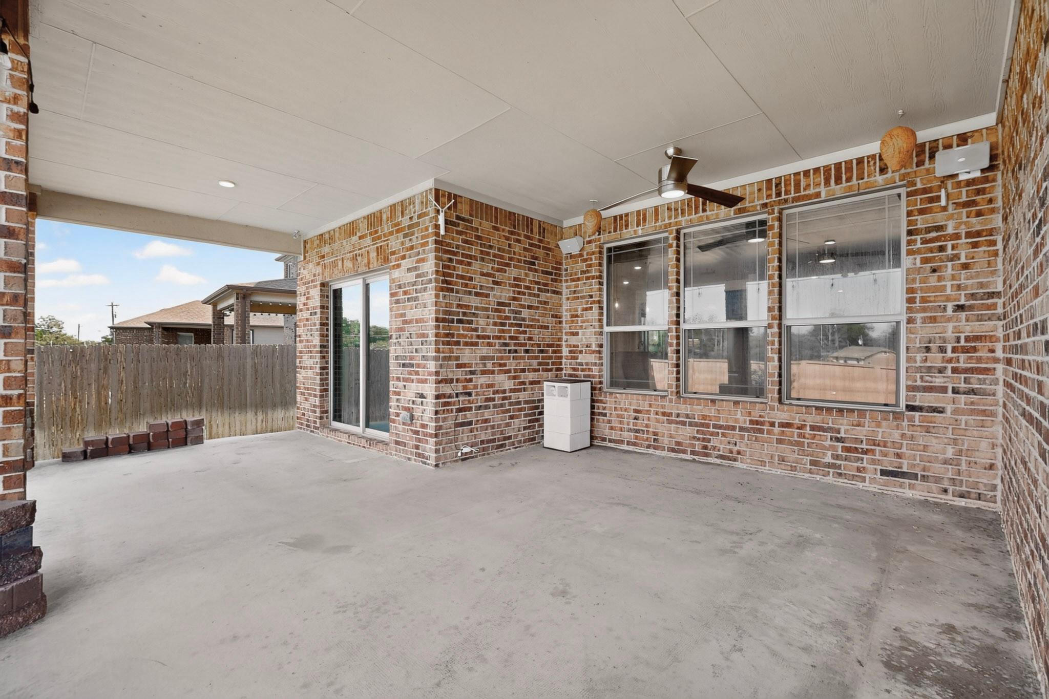 230 Jarbridge Dr Property Photo 22