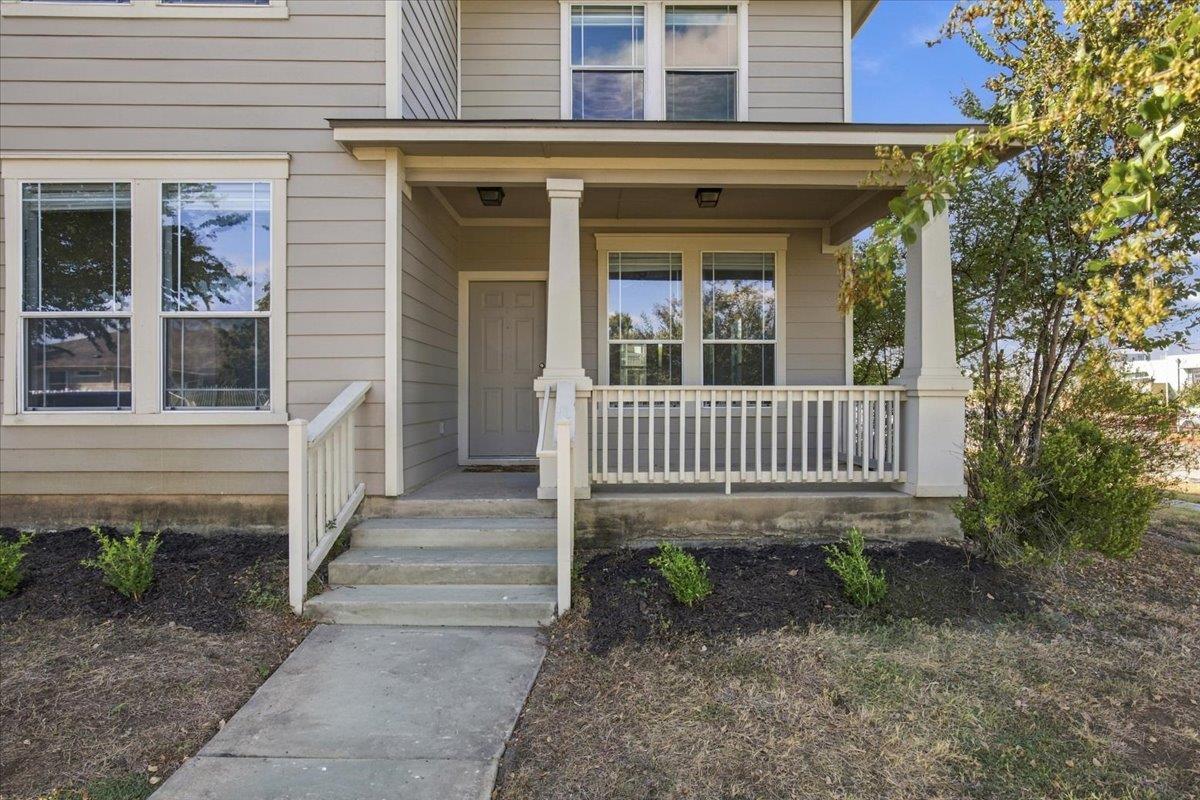 1721 Thompson Trl Property Photo 4