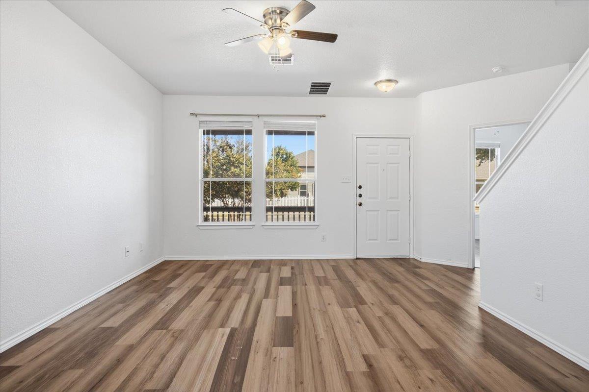 1721 Thompson Trl Property Photo 7