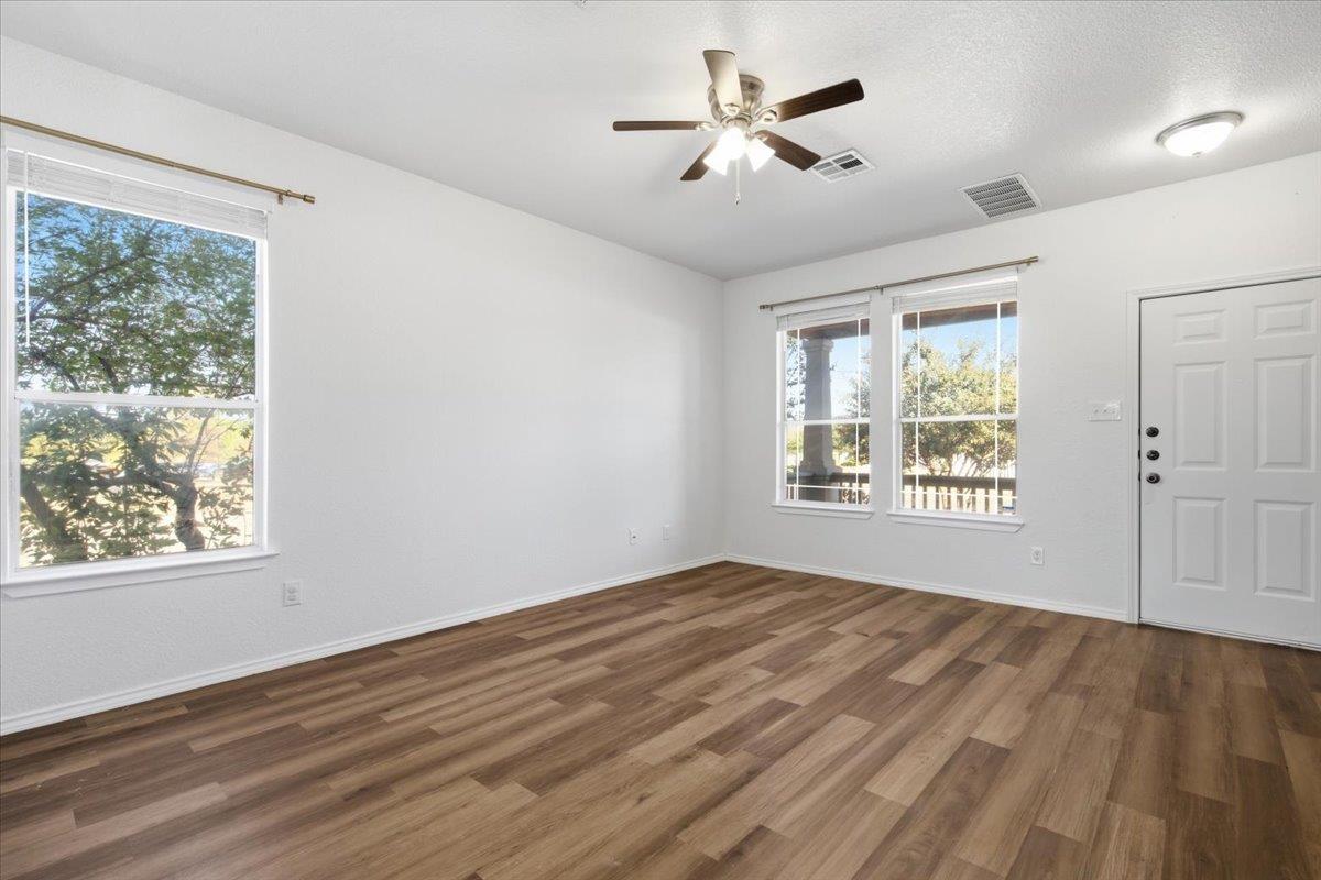 1721 Thompson Trl Property Photo 8