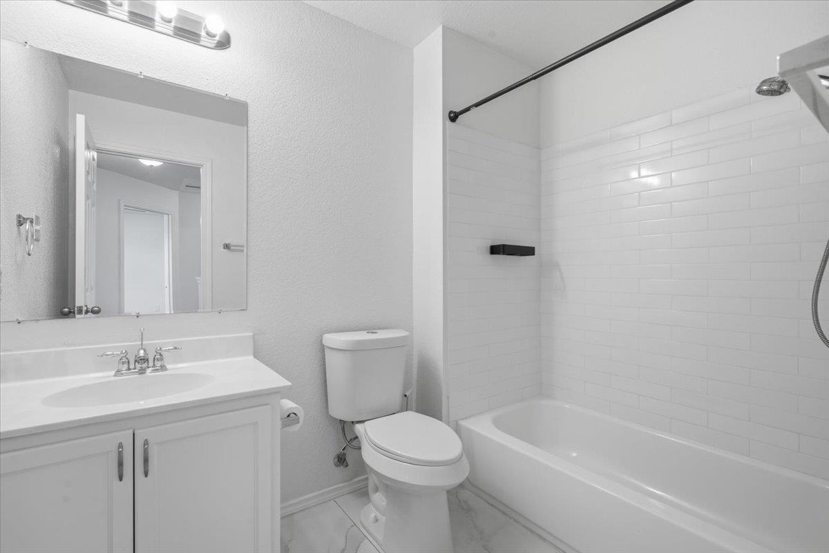 1721 Thompson Trl Property Photo 25