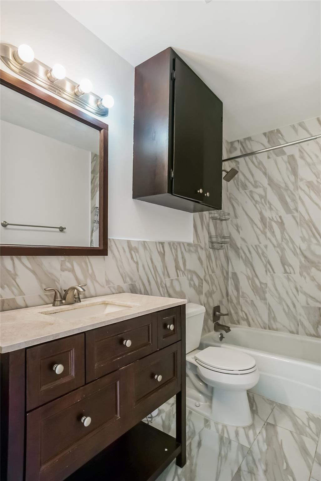 1122 Hollow Creek Dr #1 Property Photo 8