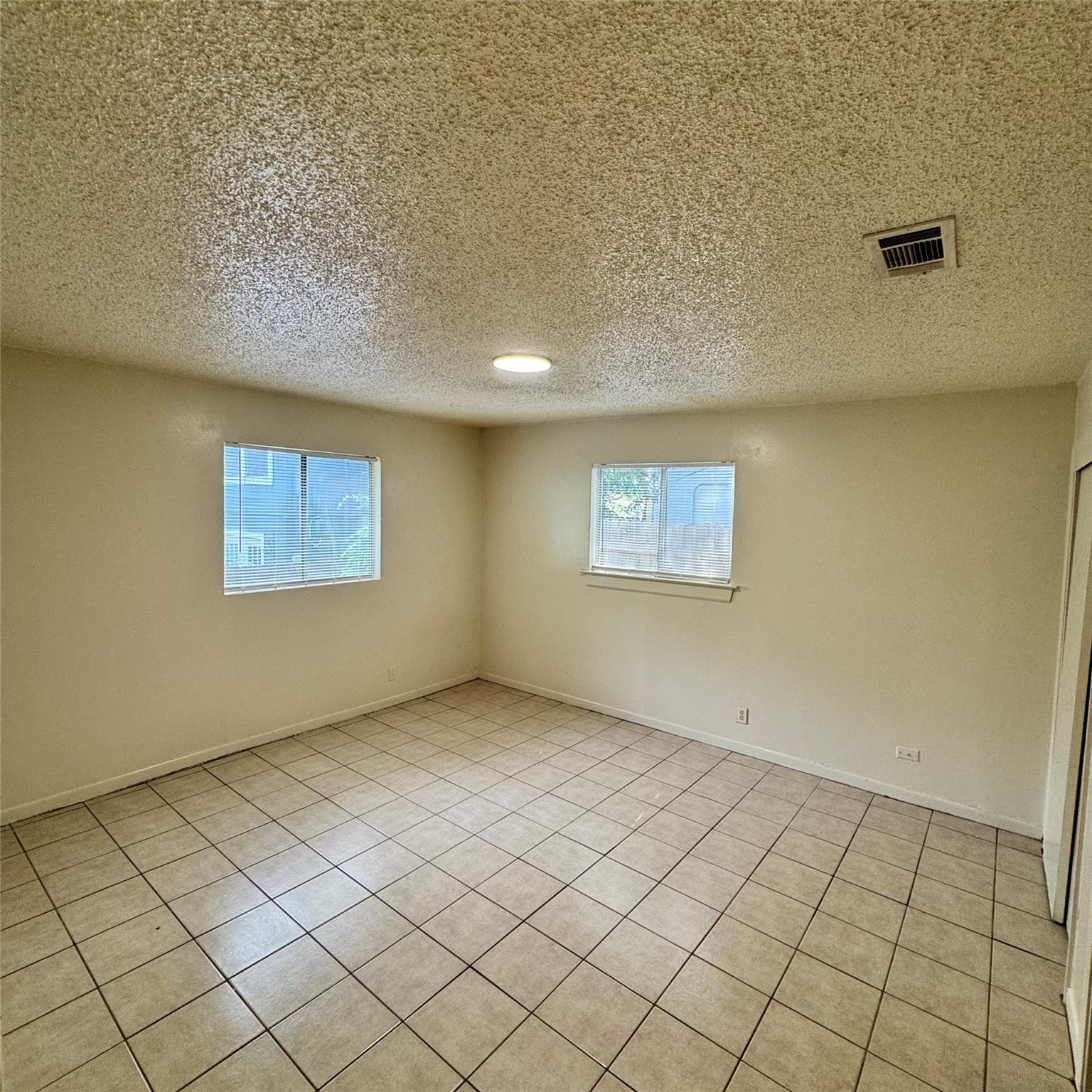 1626 Royal Hill Dr #b Property Photo 1