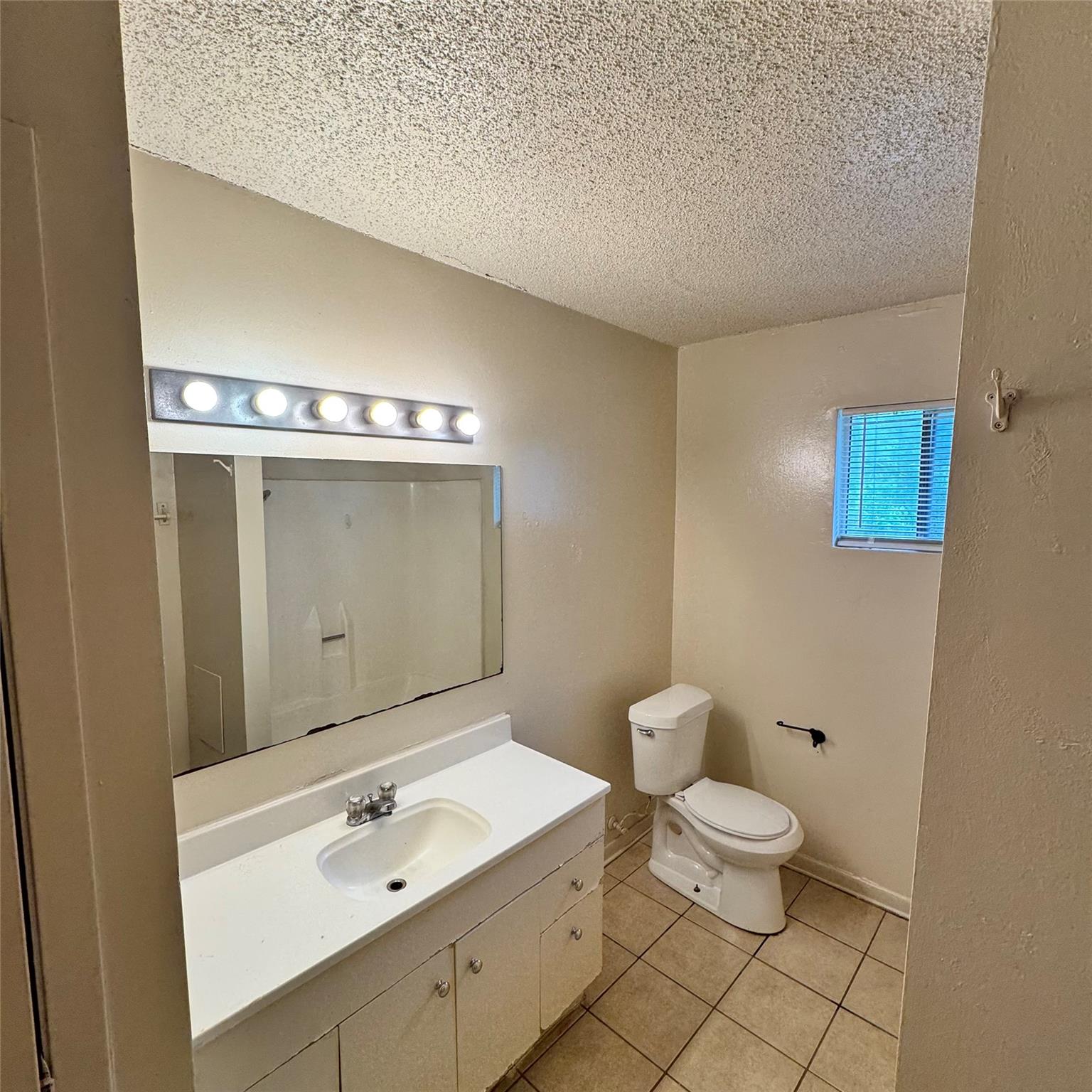 1626 Royal Hill Dr #b Property Photo 4