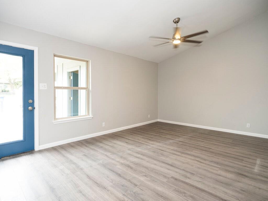 2526 Glen Springs Way #a Property Photo 4