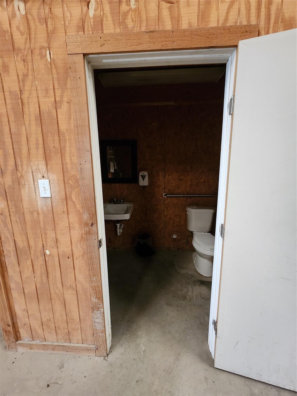 1742 Rowe Loop Property Photo 12