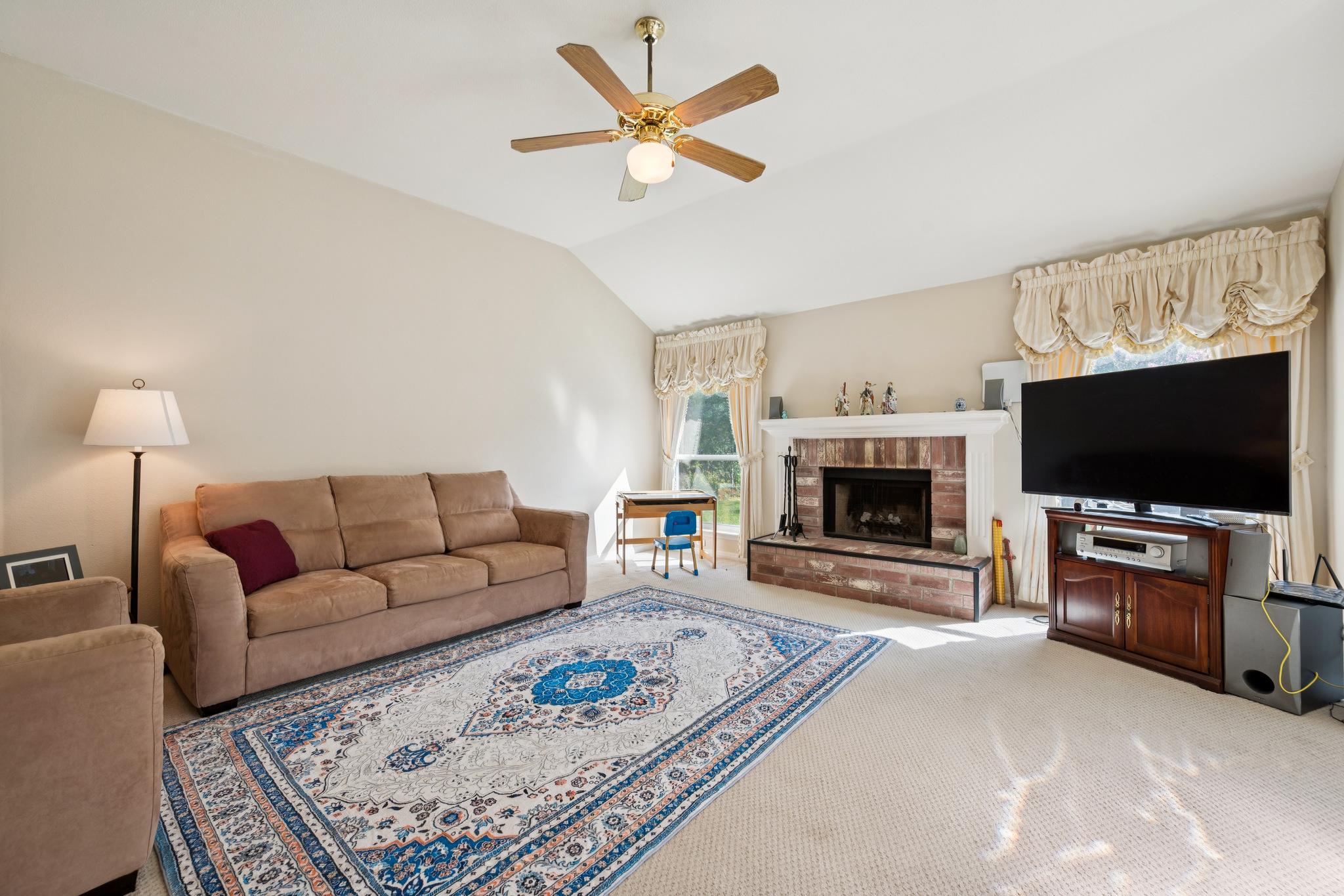 9002 Brimstone Ln Property Photo 10