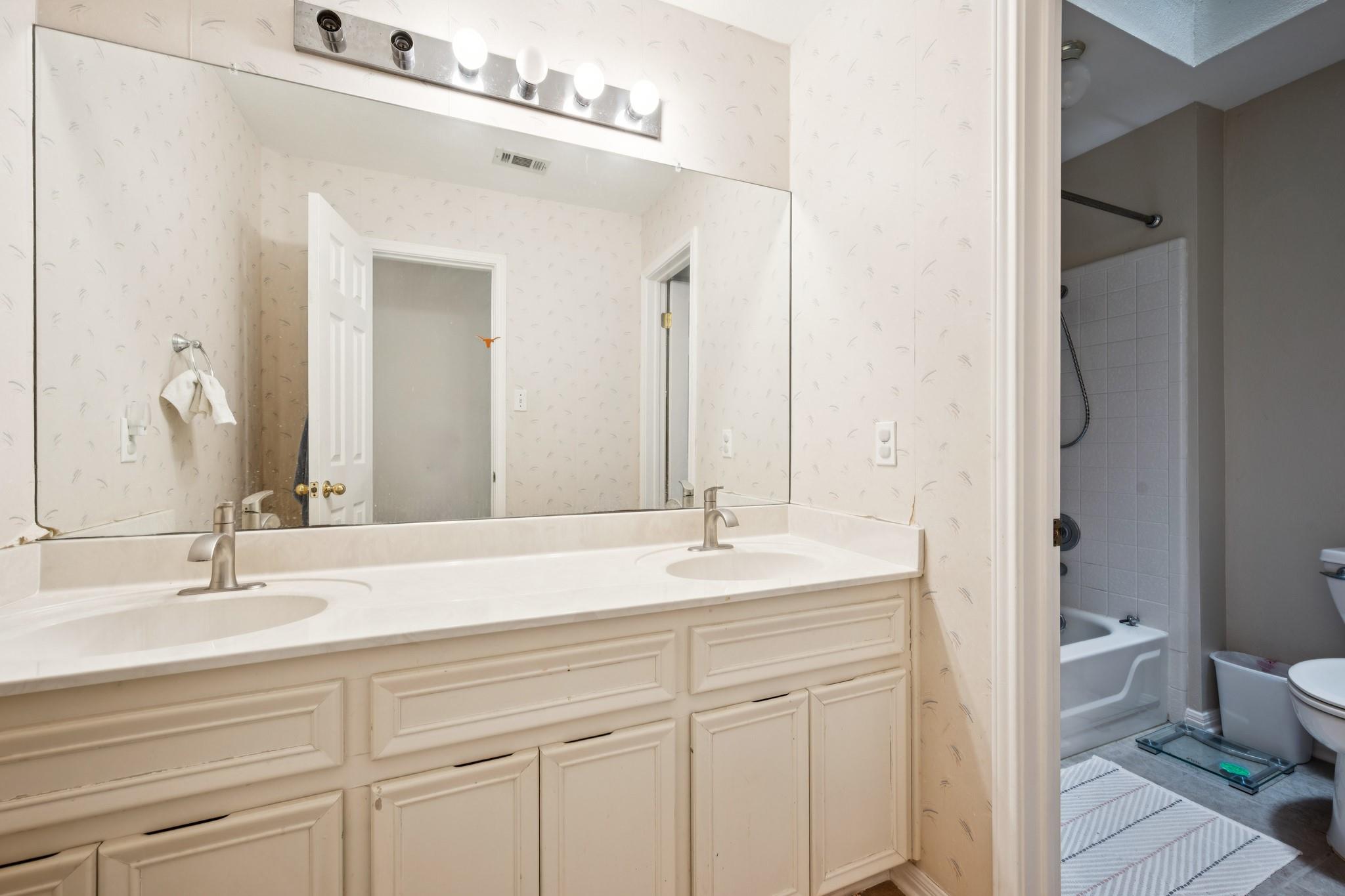 9002 Brimstone Ln Property Photo 27