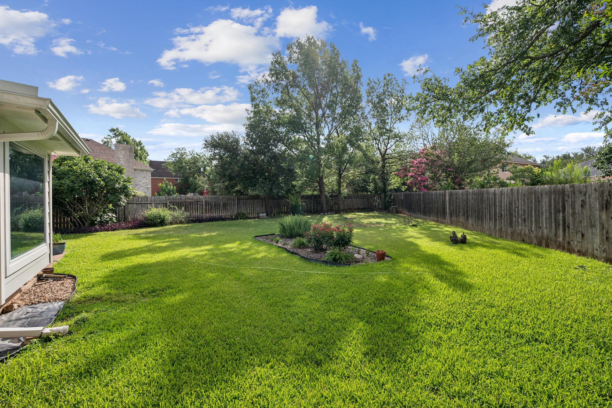 9002 Brimstone Ln Property Photo 31