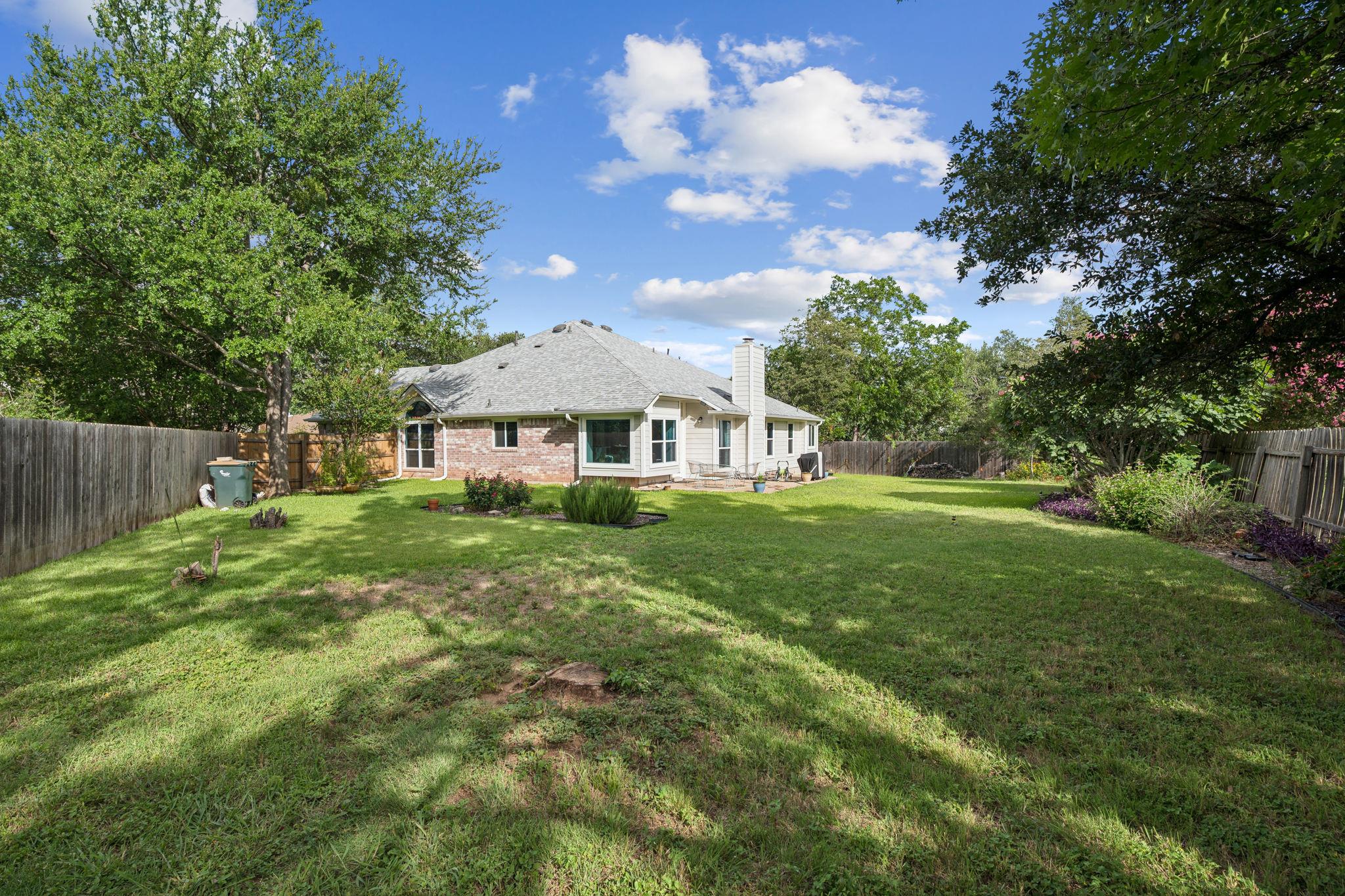 9002 Brimstone Ln Property Photo 32