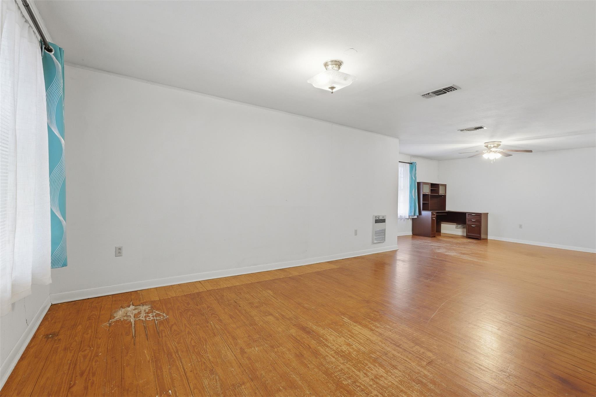 520 Seydler St Property Photo 4