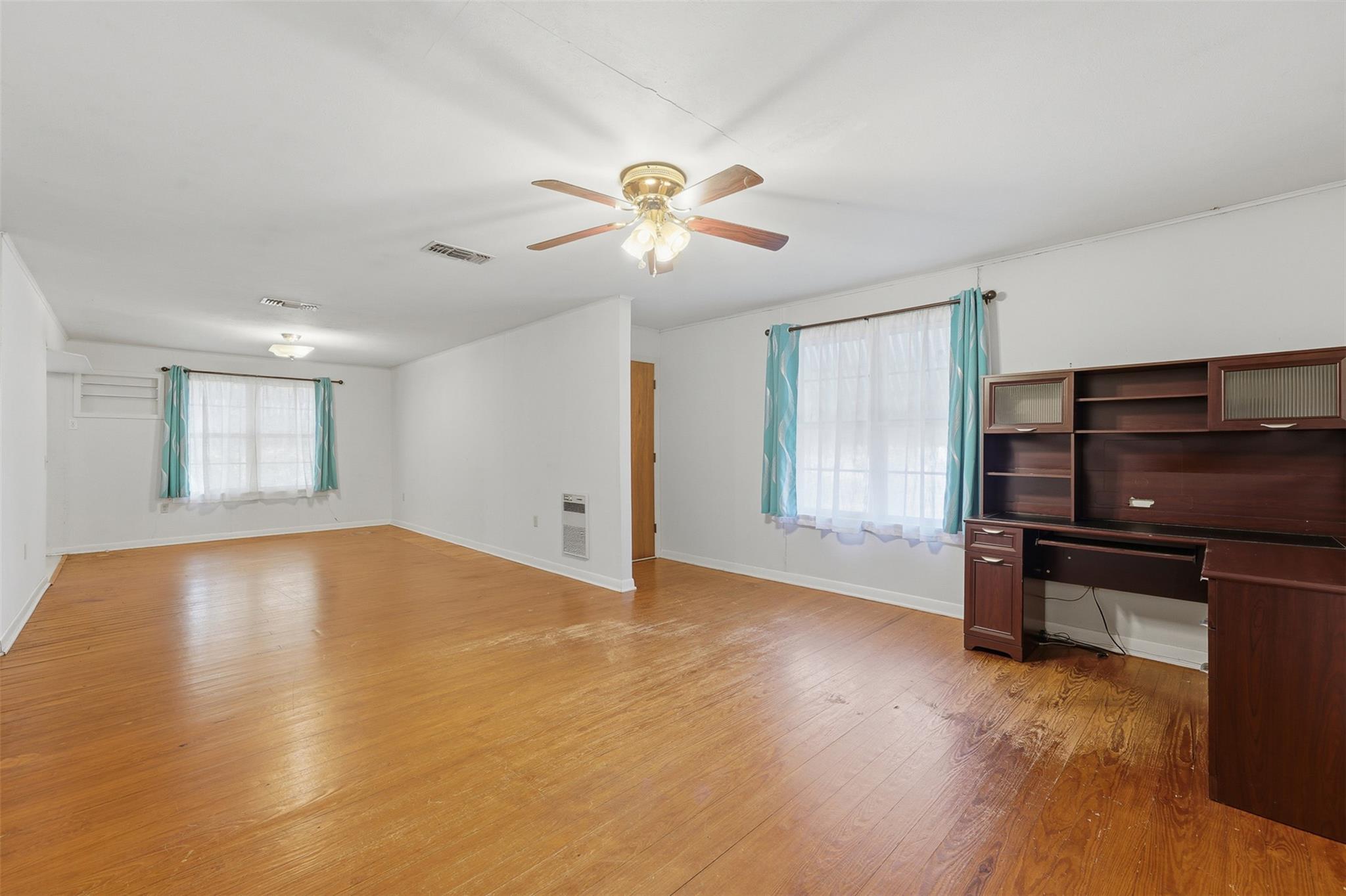 520 Seydler St Property Photo 8