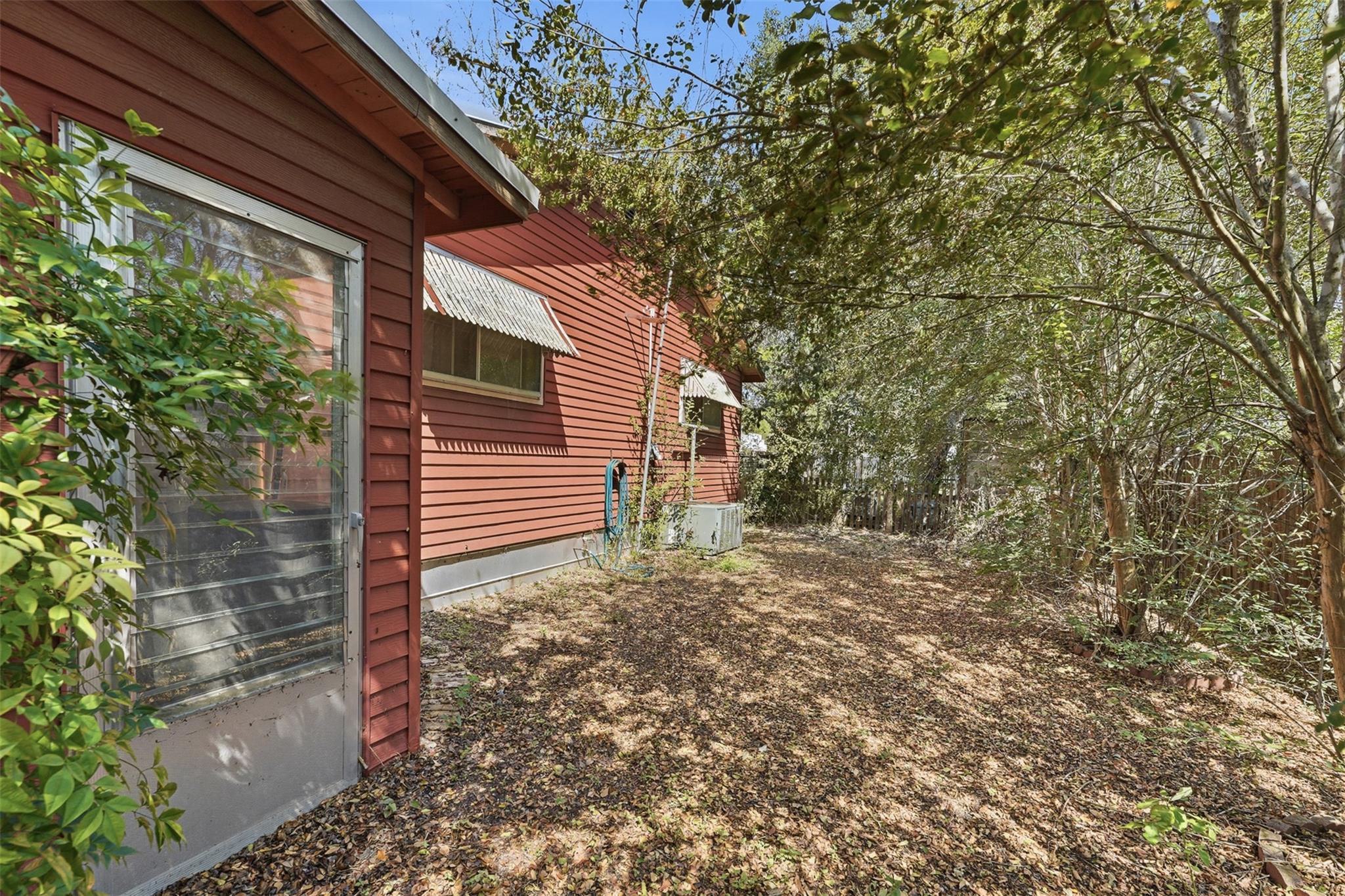 520 Seydler St Property Photo 17