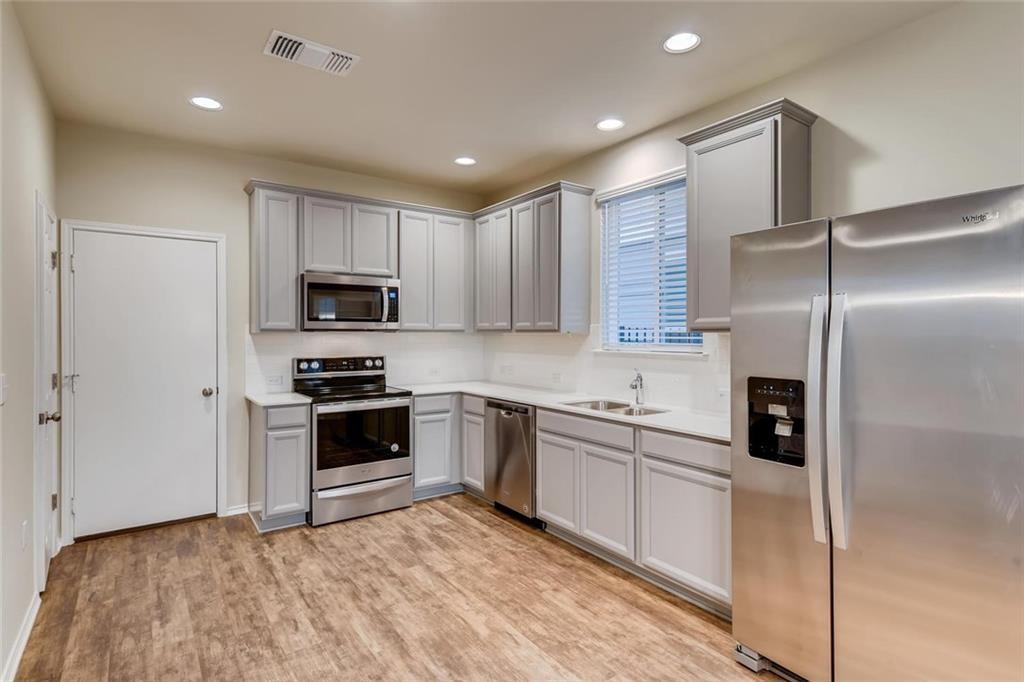 10409 Abana Way Property Photo 4
