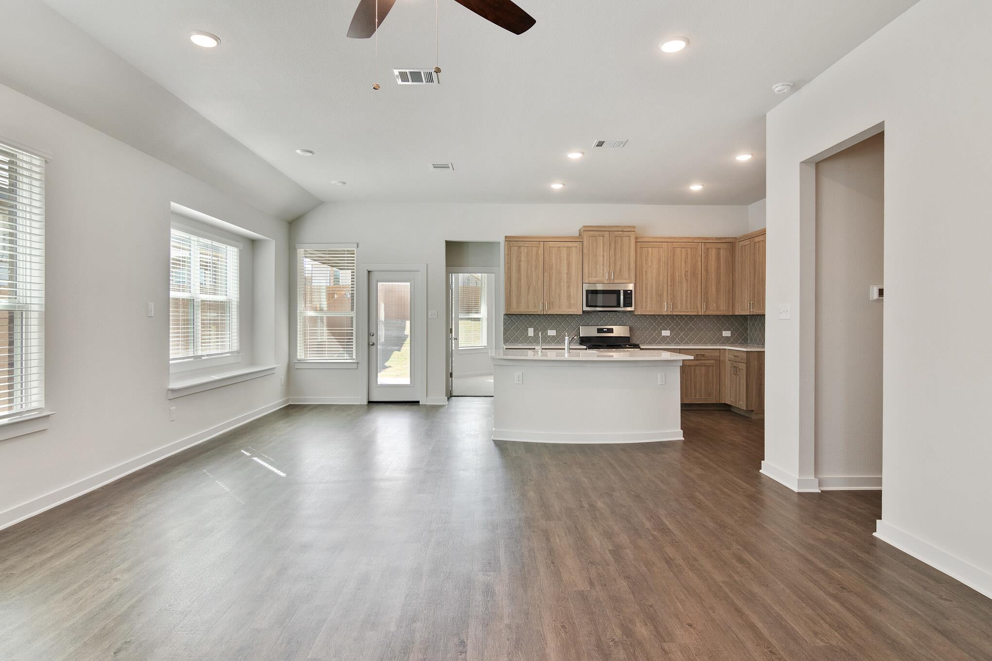 1029 Paddock Ln Property Photo 5