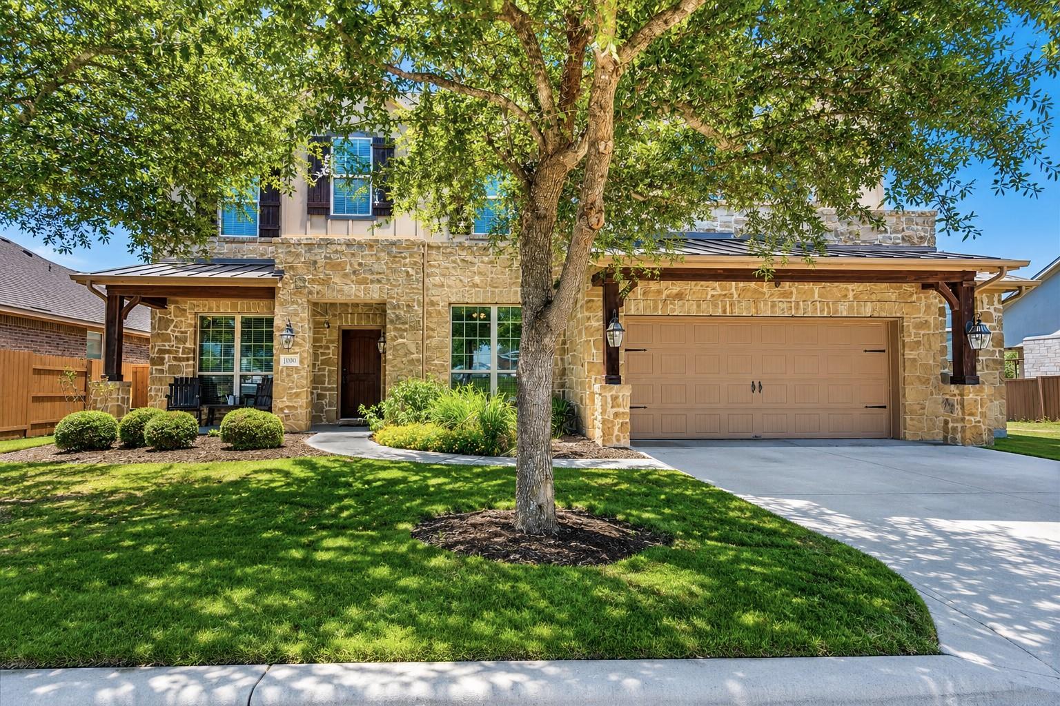 1100 Teravista Xing Property Photo 3