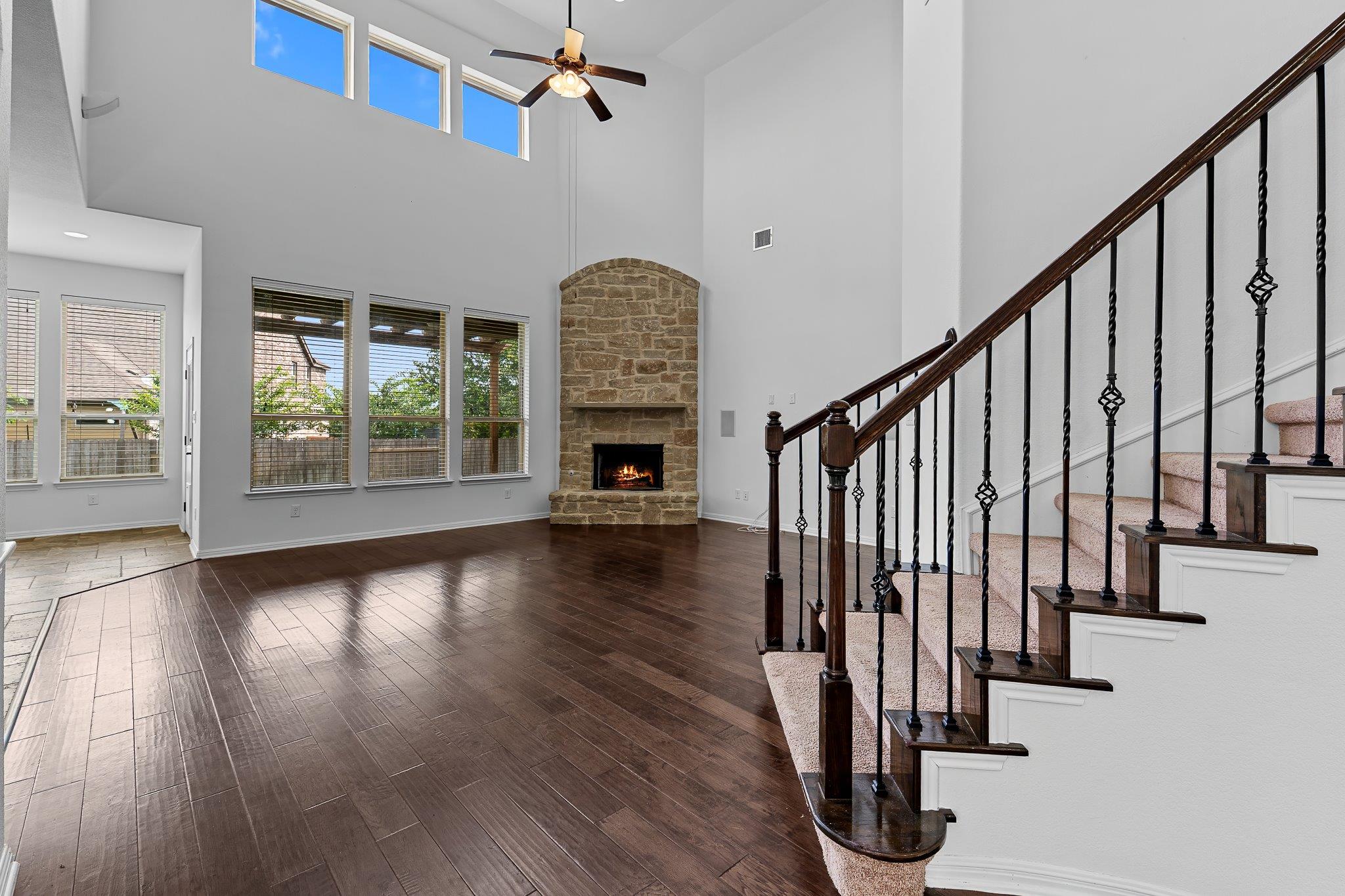 1100 Teravista Xing Property Photo 9