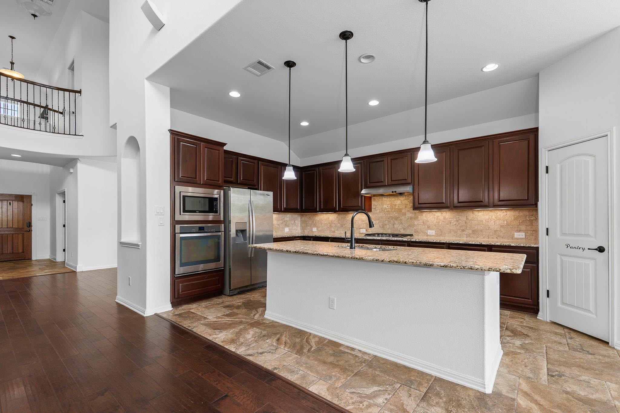 1100 Teravista Xing Property Photo 13