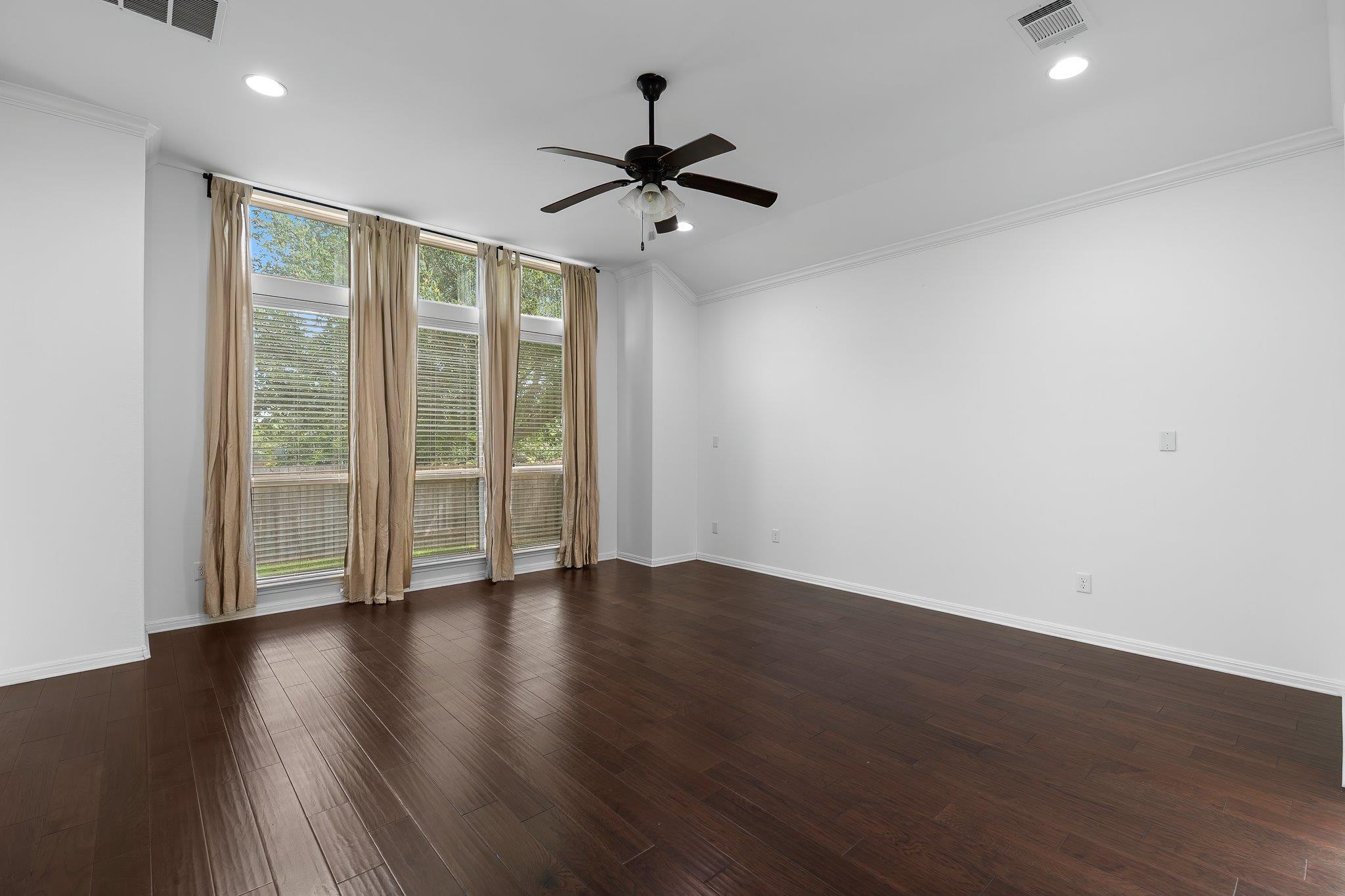 1100 Teravista Xing Property Photo 18