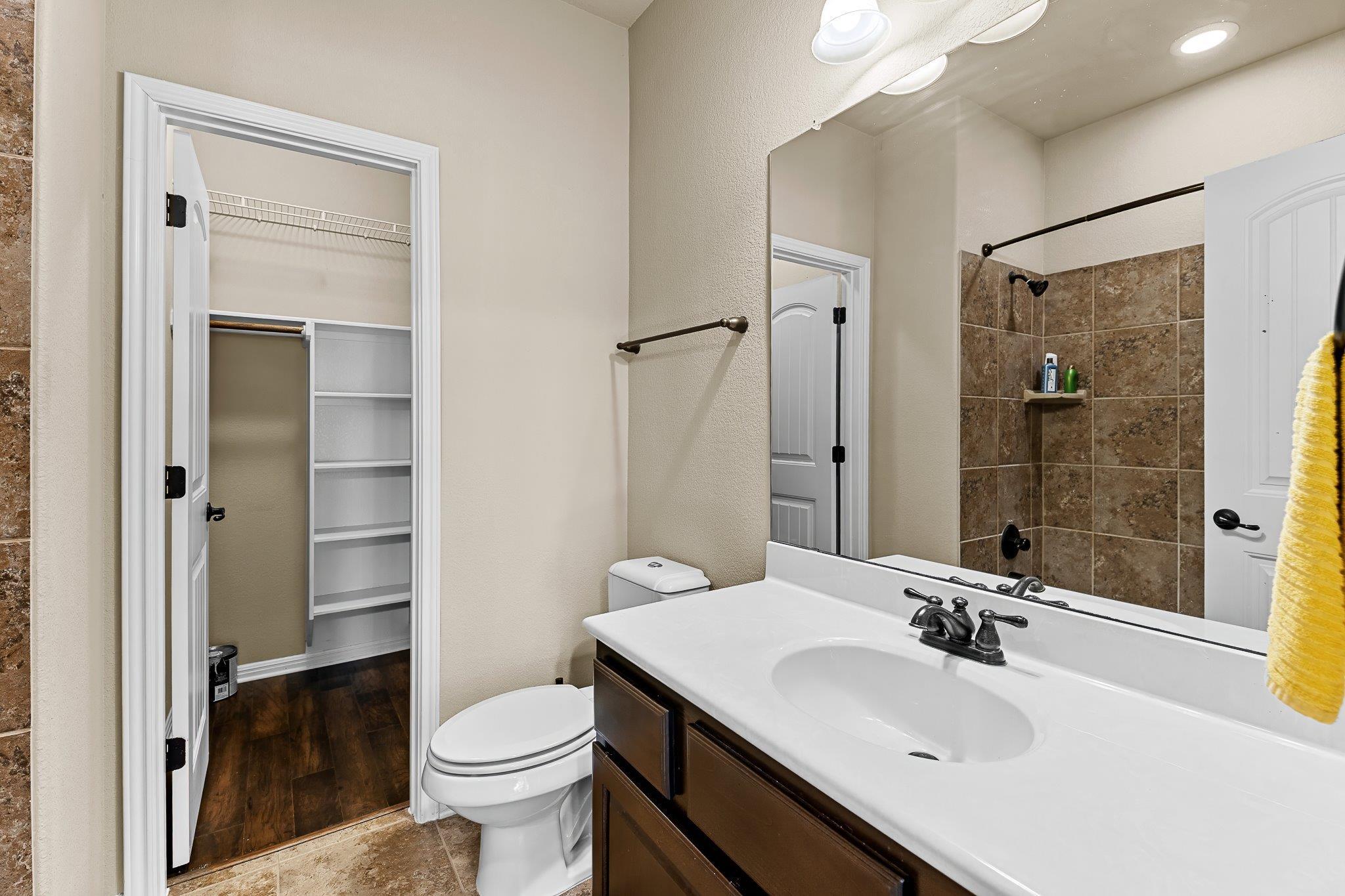 1100 Teravista Xing Property Photo 23