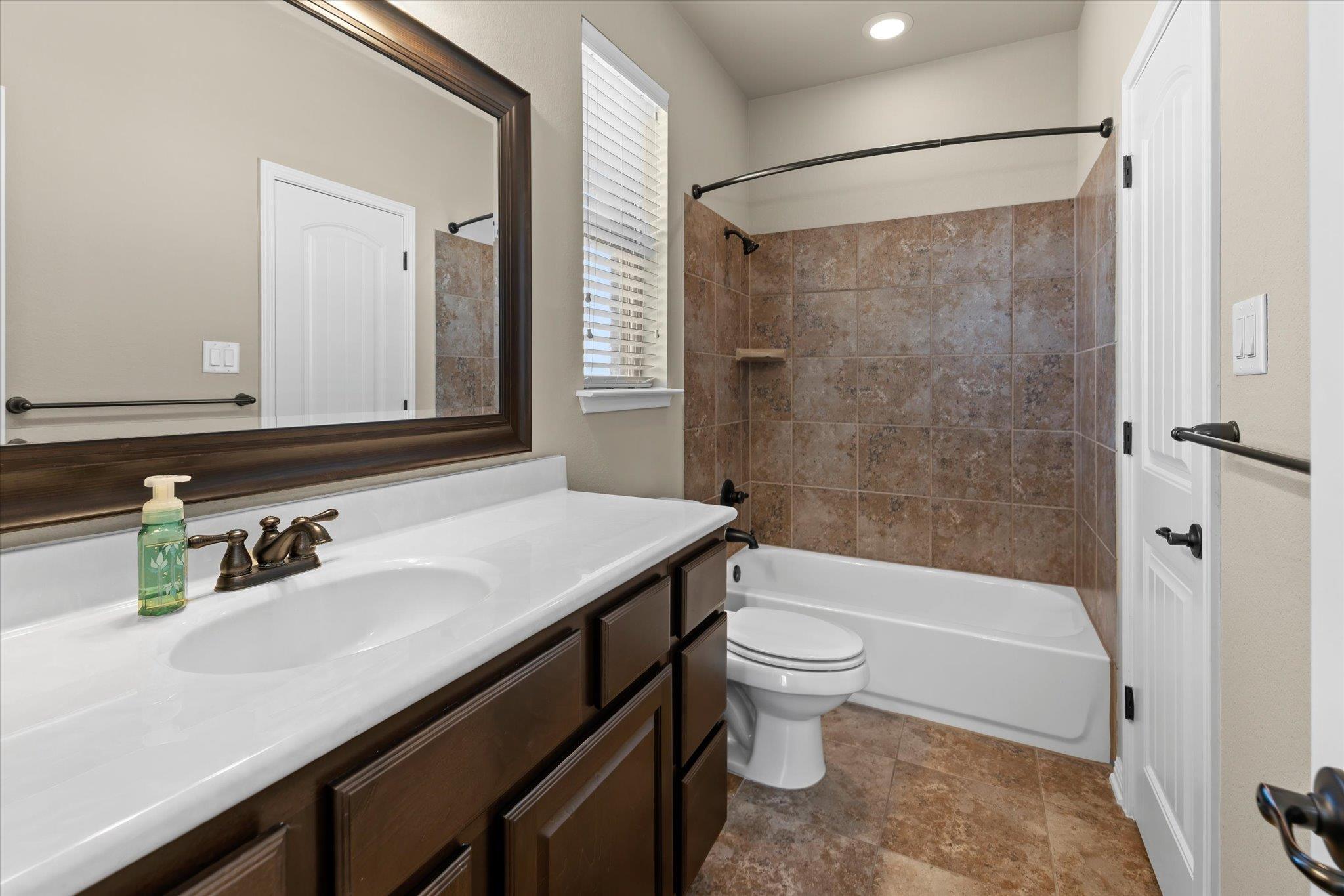 1100 Teravista Xing Property Photo 28