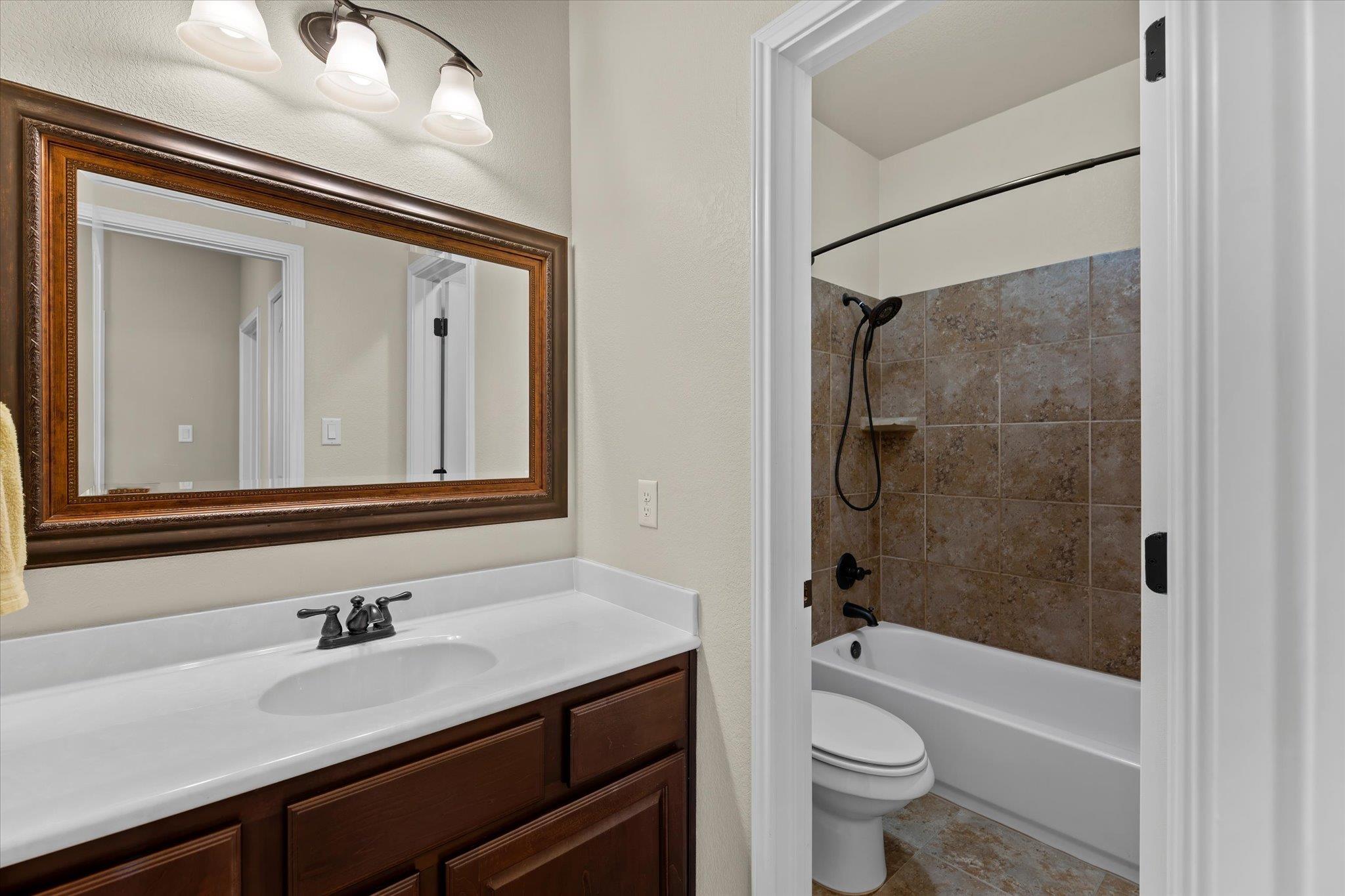 1100 Teravista Xing Property Photo 33