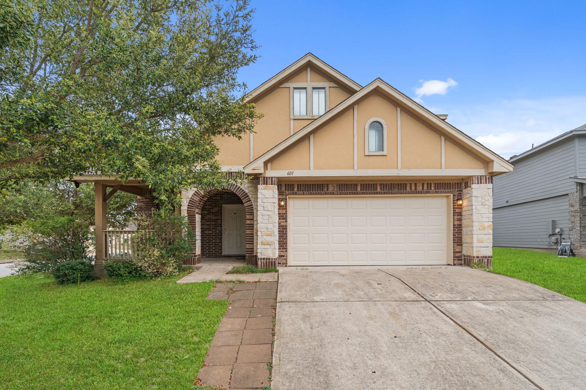 601 Silver Wing Ct Property Photo 1