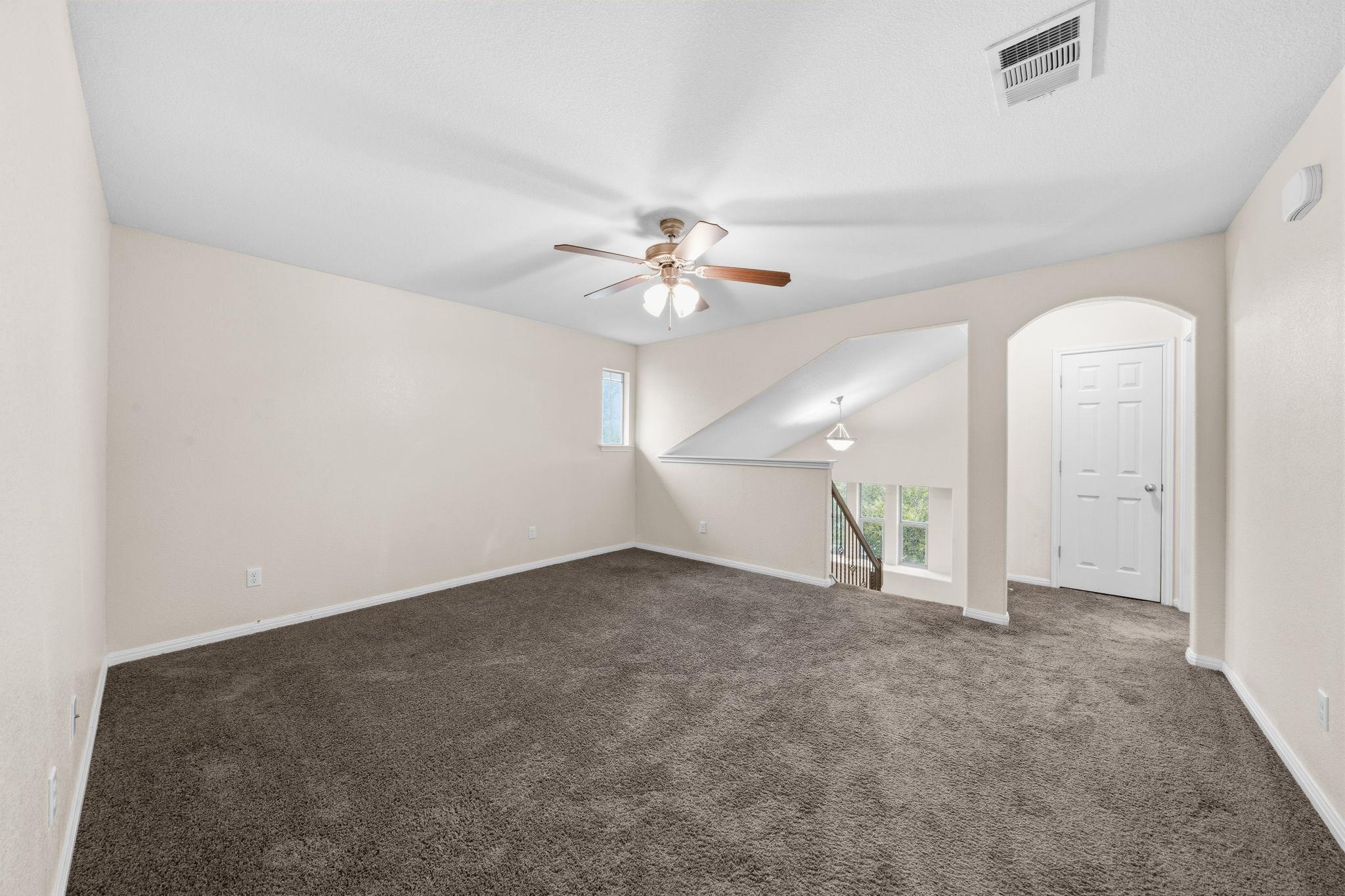 601 Silver Wing Ct Property Photo 7