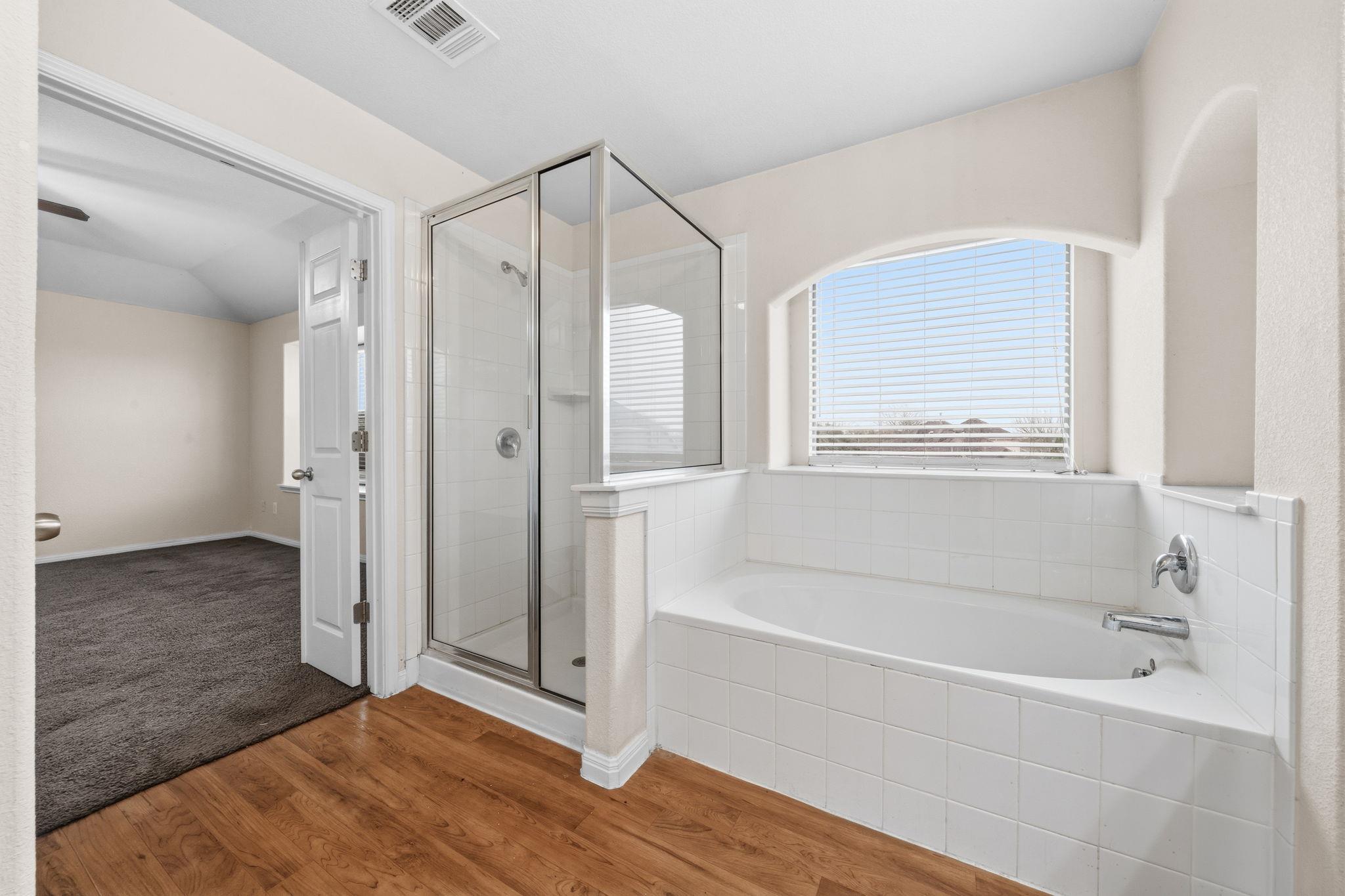 601 Silver Wing Ct Property Photo 11