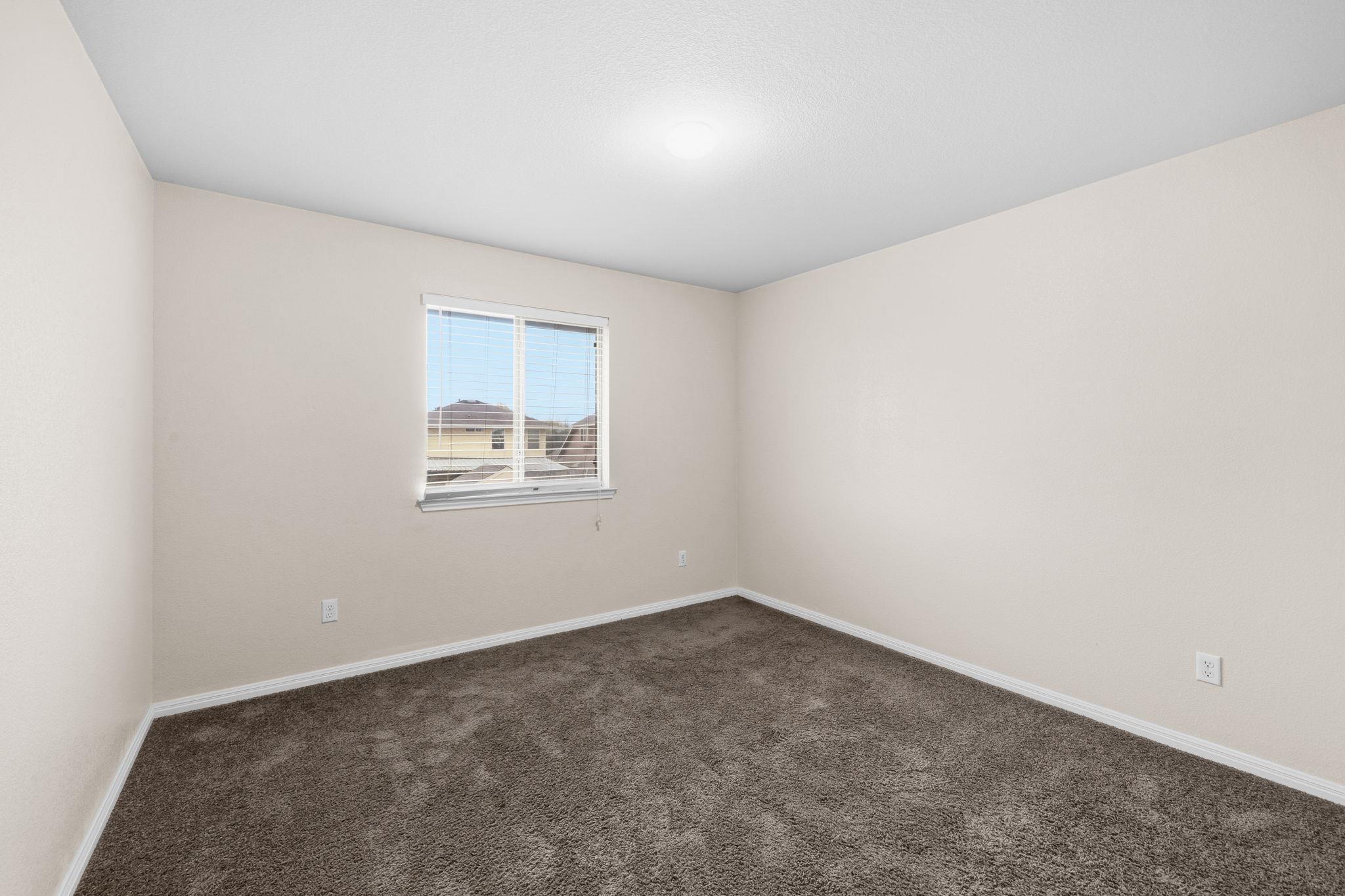 601 Silver Wing Ct Property Photo 12