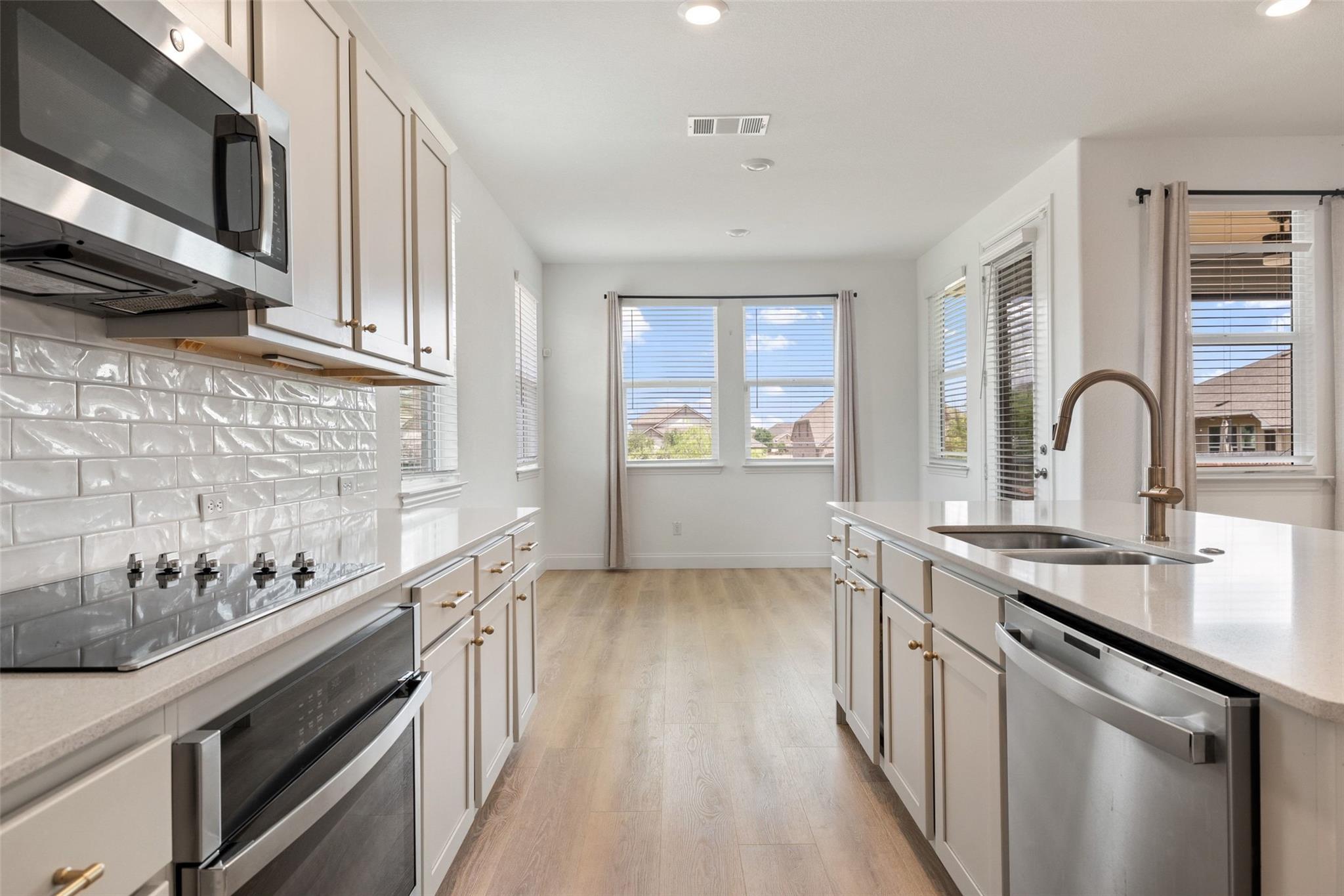 505 Sixpence Ln Property Photo 12