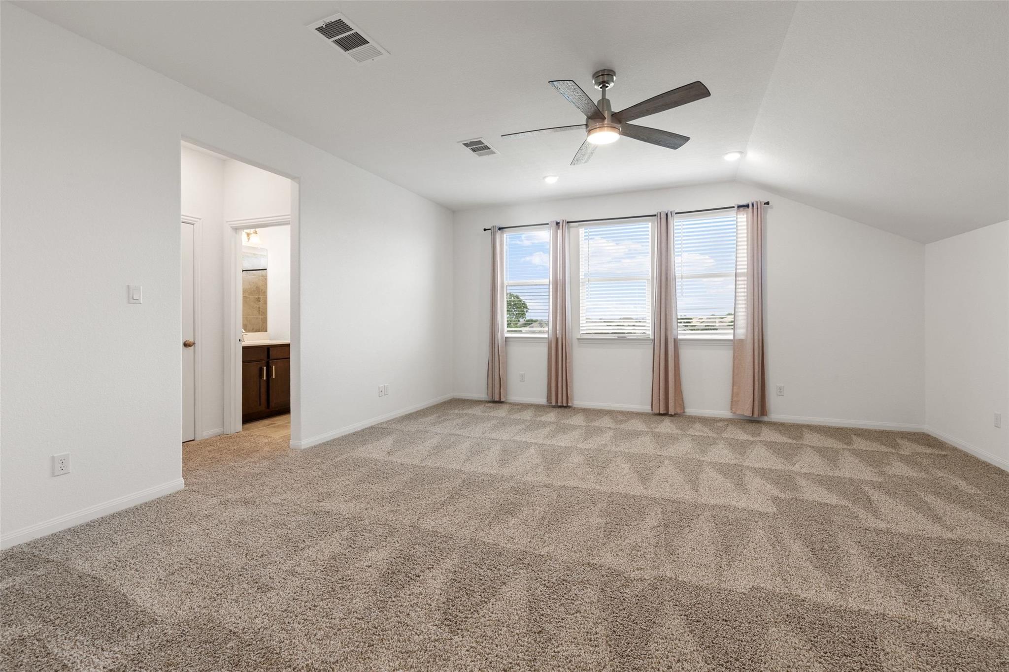 505 Sixpence Ln Property Photo 22