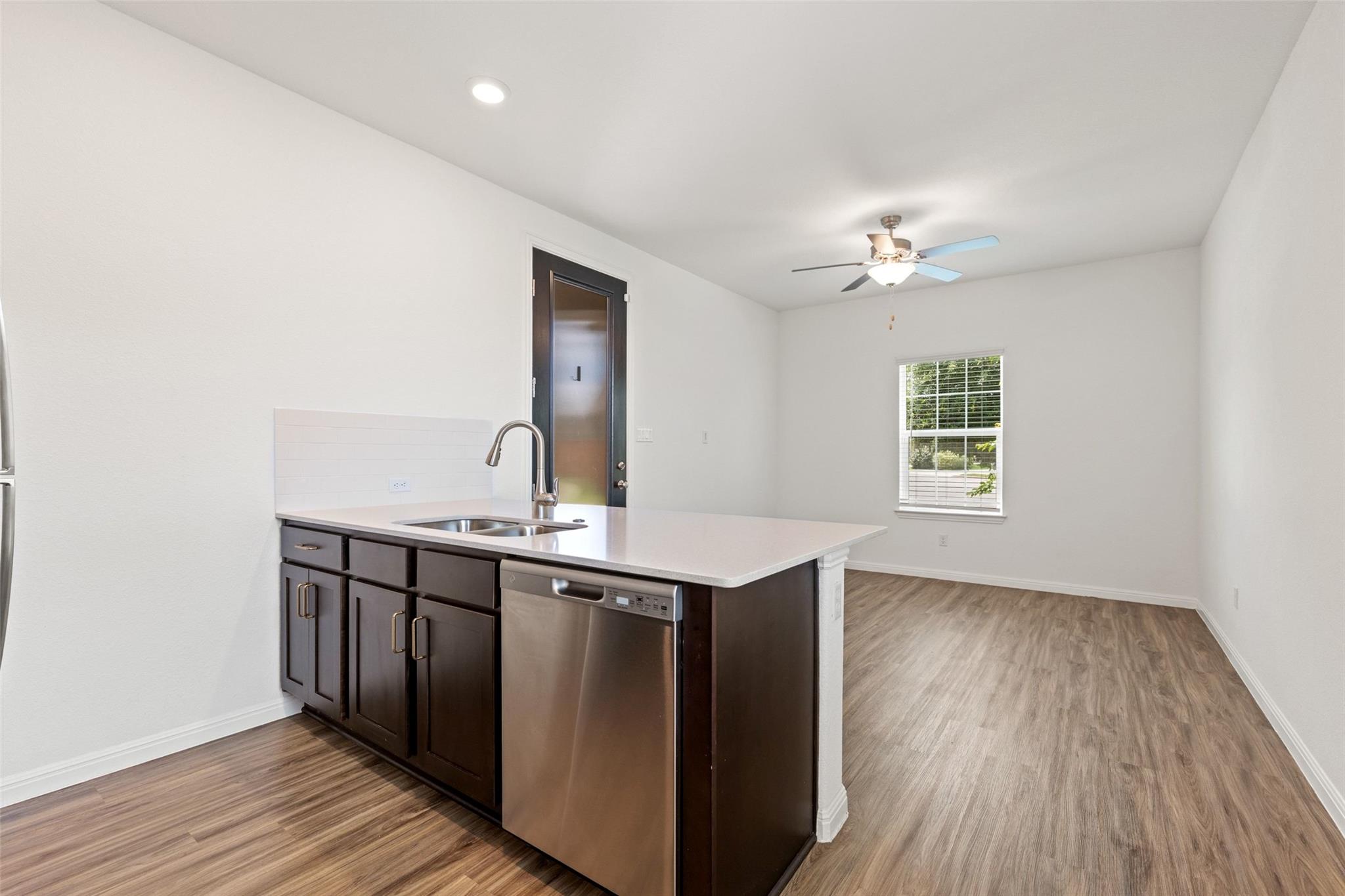 505 Sixpence Ln Property Photo 26