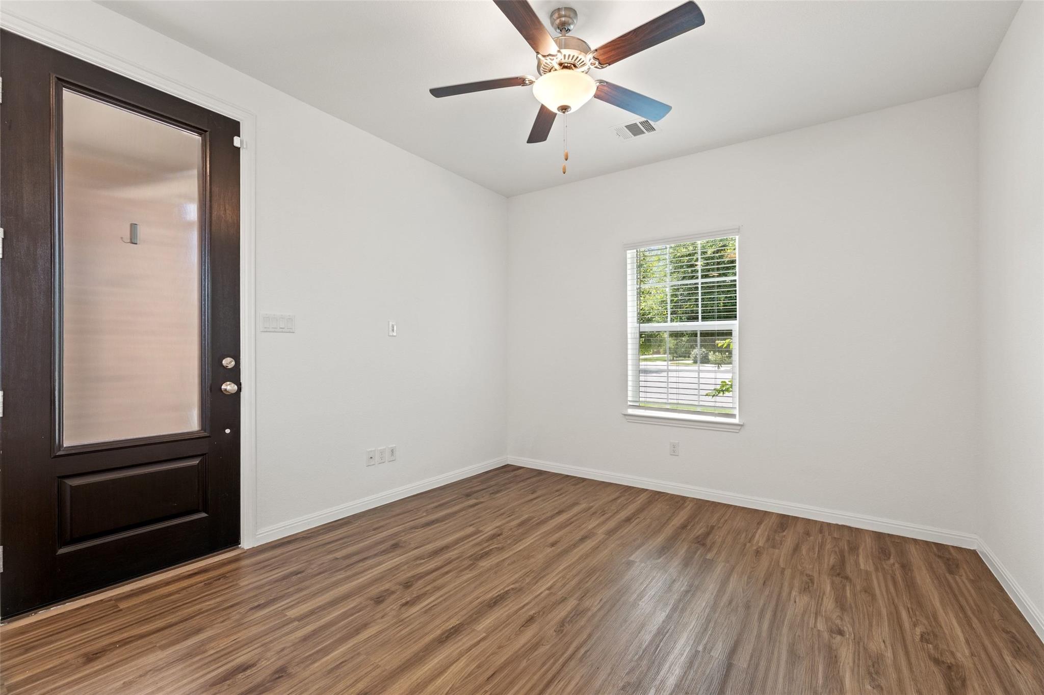 505 Sixpence Ln Property Photo 28