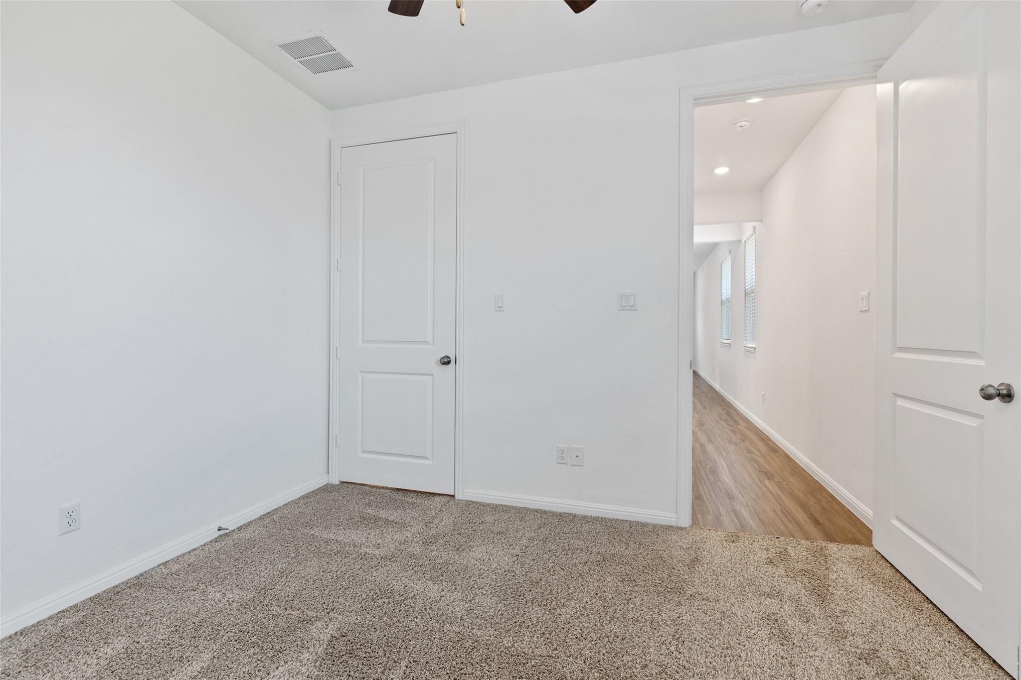 505 Sixpence Ln Property Photo 32