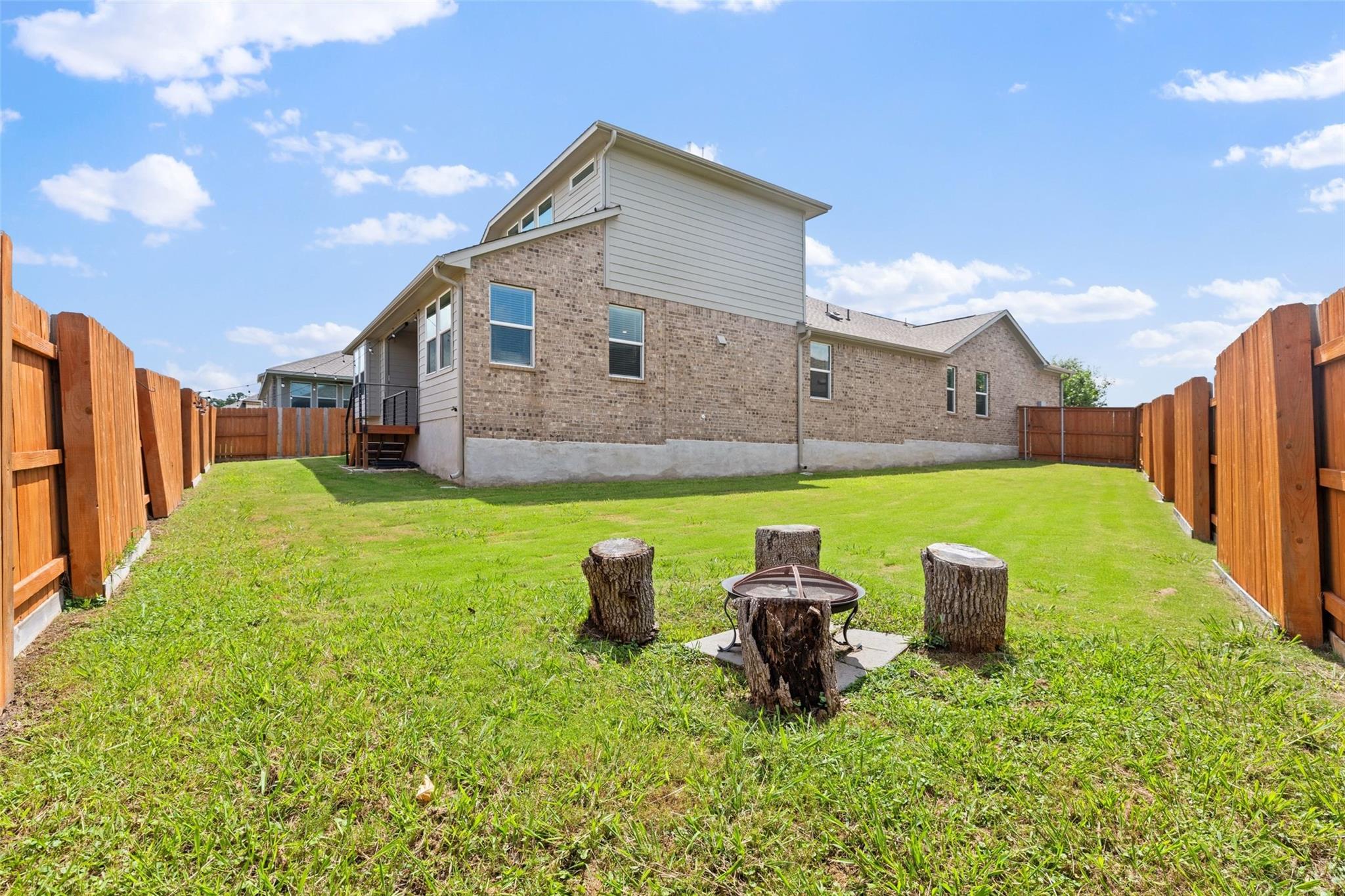 505 Sixpence Ln Property Photo 34