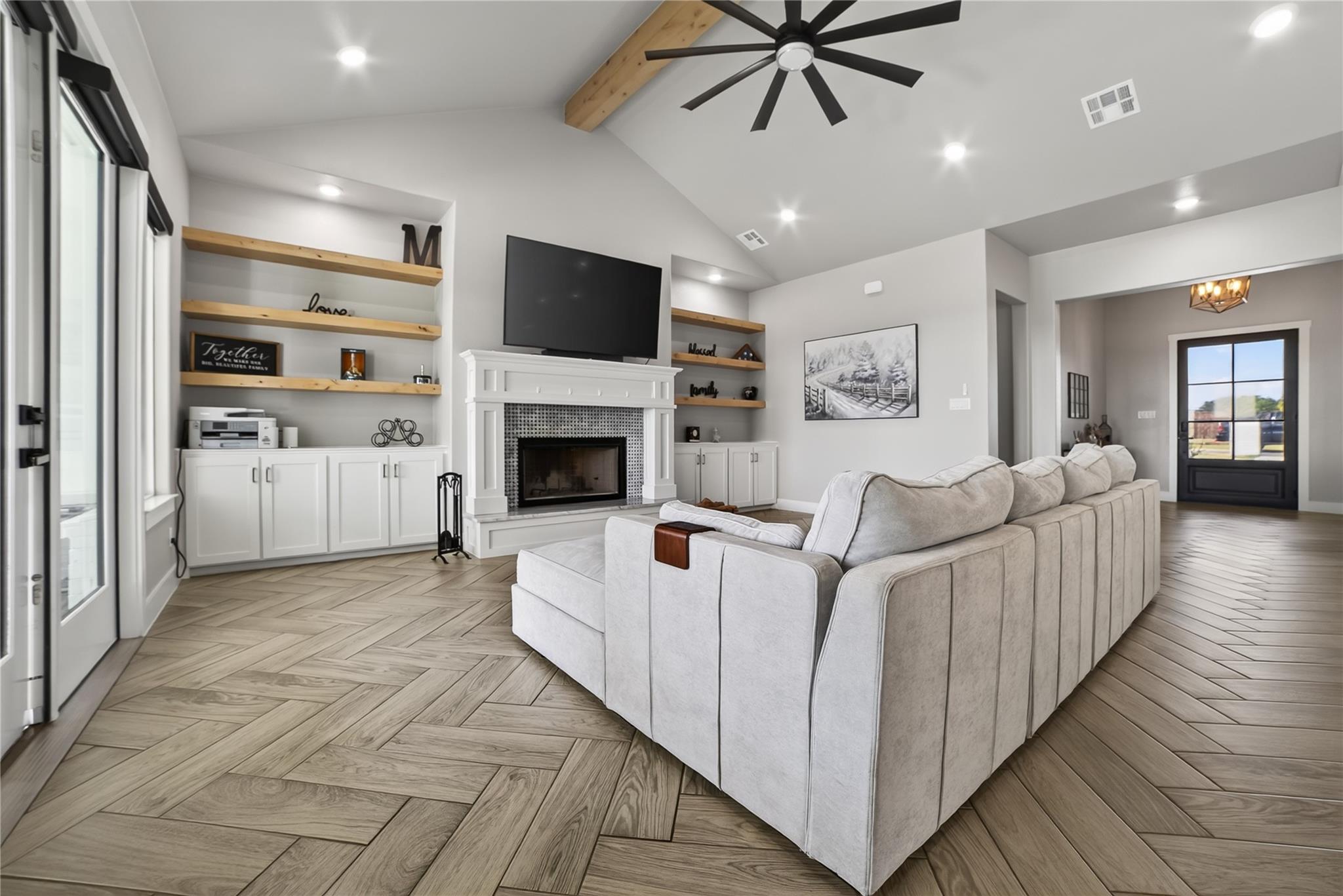 1079 Mescalero Trl Property Photo 12