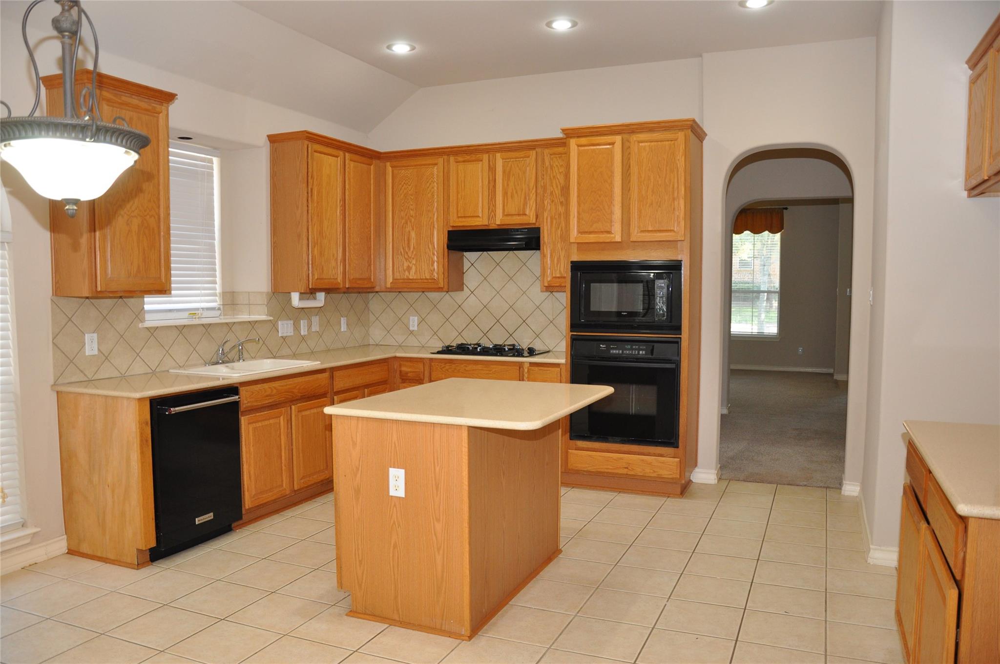 16616 Dalmahoy Dr Property Photo 4