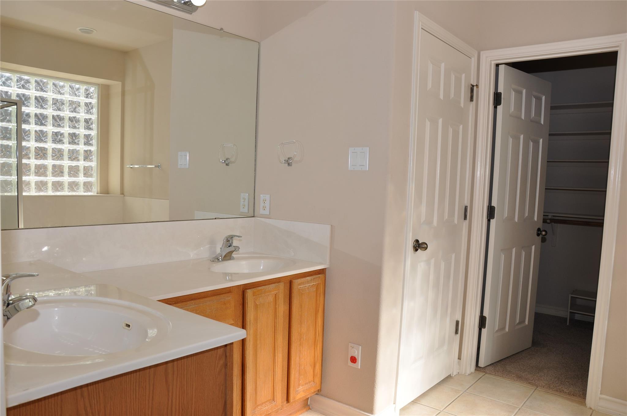 16616 Dalmahoy Dr Property Photo 24