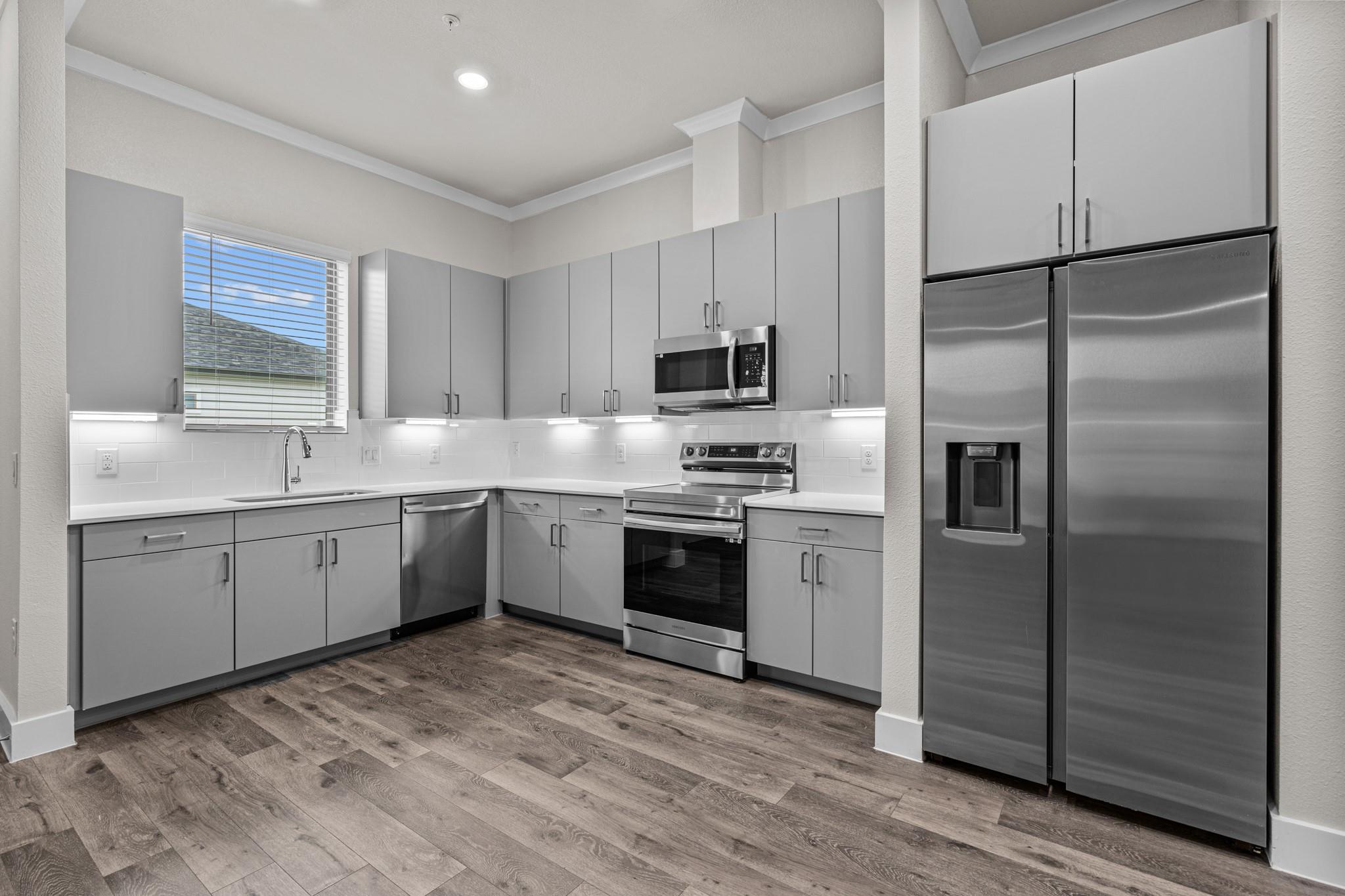 865 Limmer Loop #403 Property Photo 1