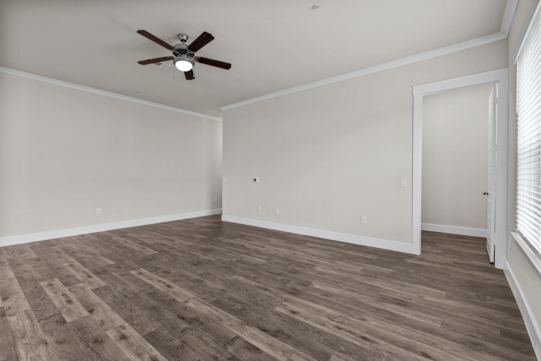 865 Limmer Loop #403 Property Photo 2