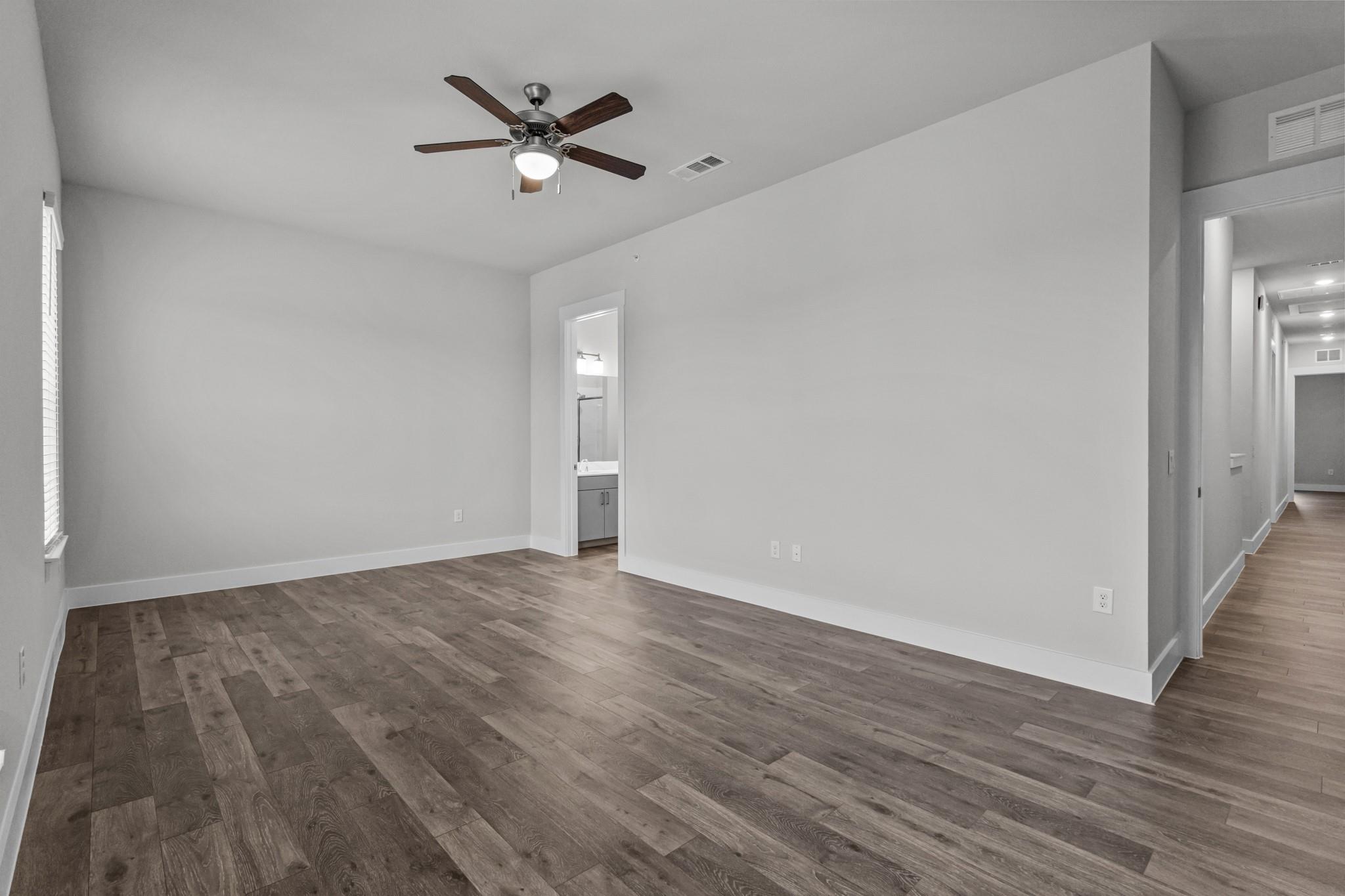 865 Limmer Loop #403 Property Photo 22